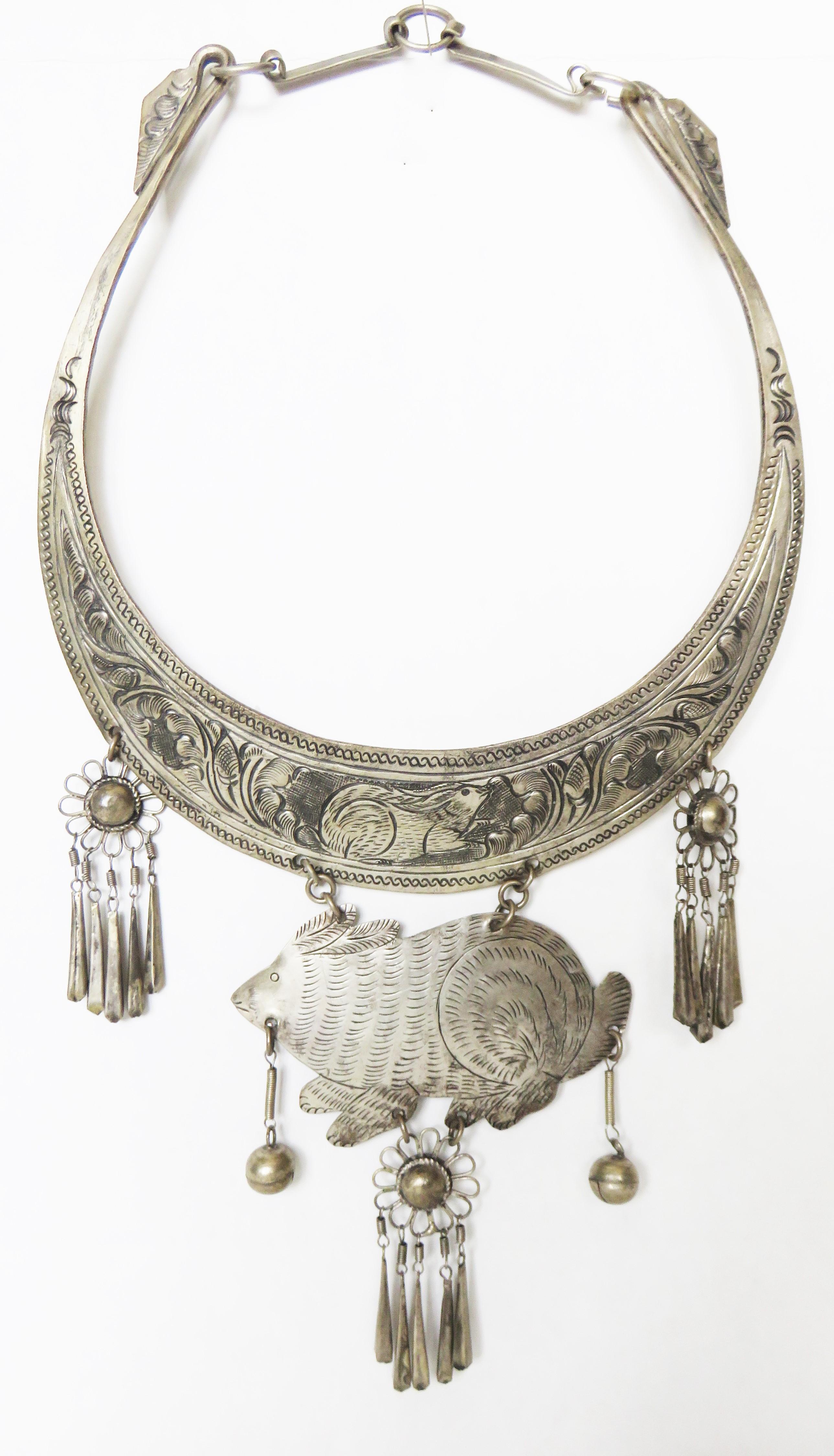 Sterling Silver Etched Rabbit 1960s Choker 3