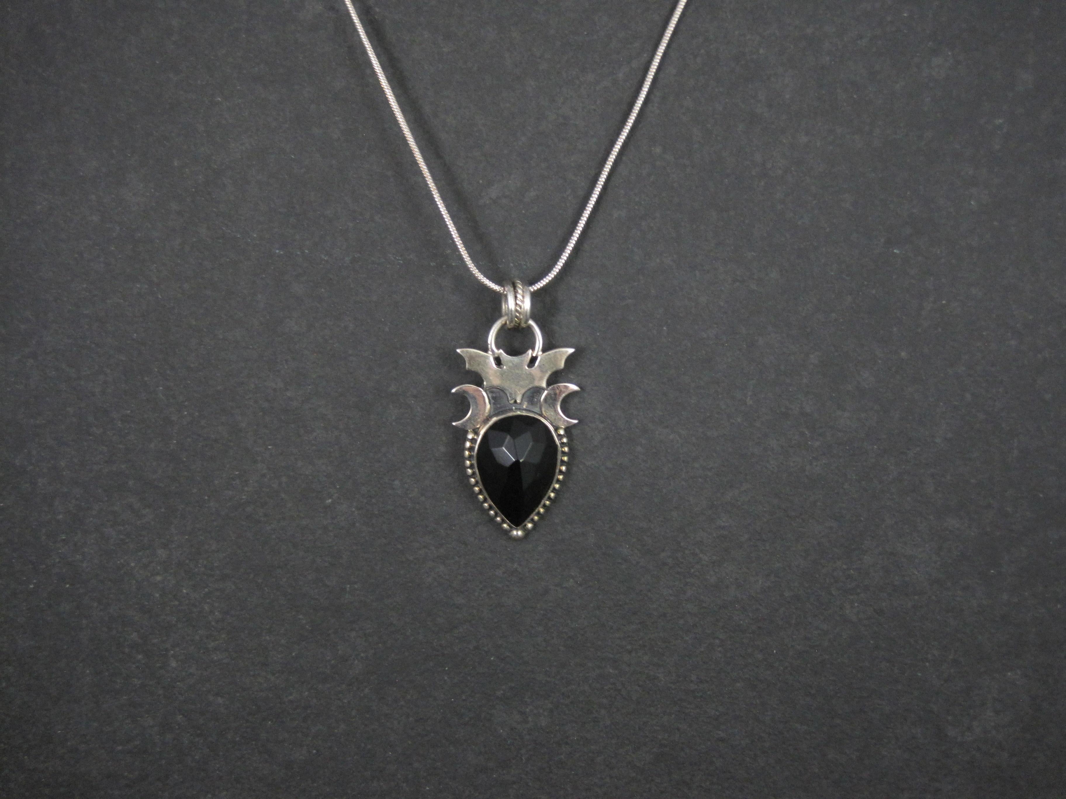Sterling Silber Facettierte Onyx Fledermaus Mondsichel Anhänger Halskette (Tropfenschliff) im Angebot