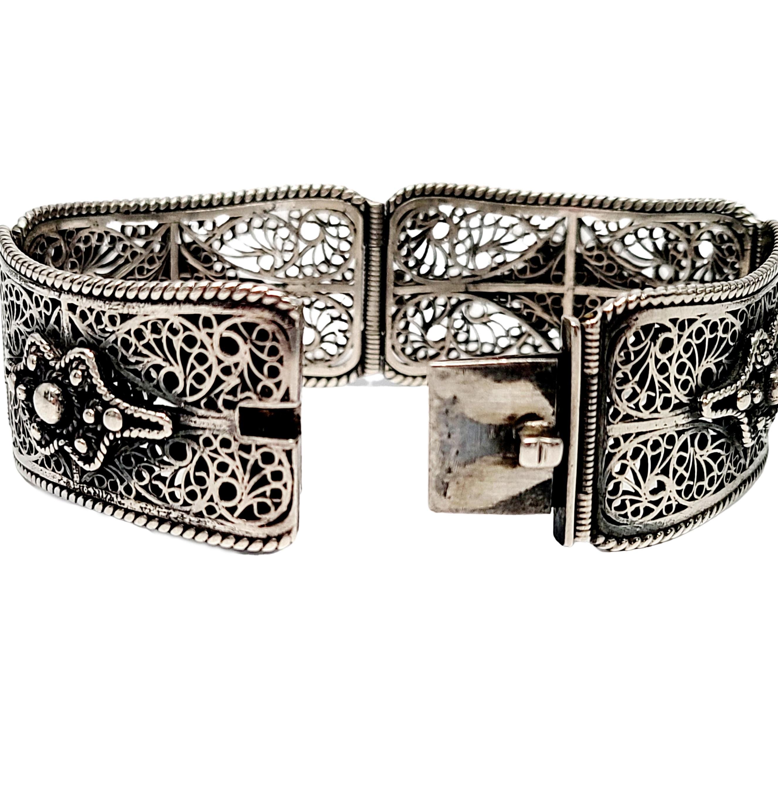 Sterling Silver Filigree Hinged Panel Link Bracelet In Good Condition For Sale In Washington Depot, CT