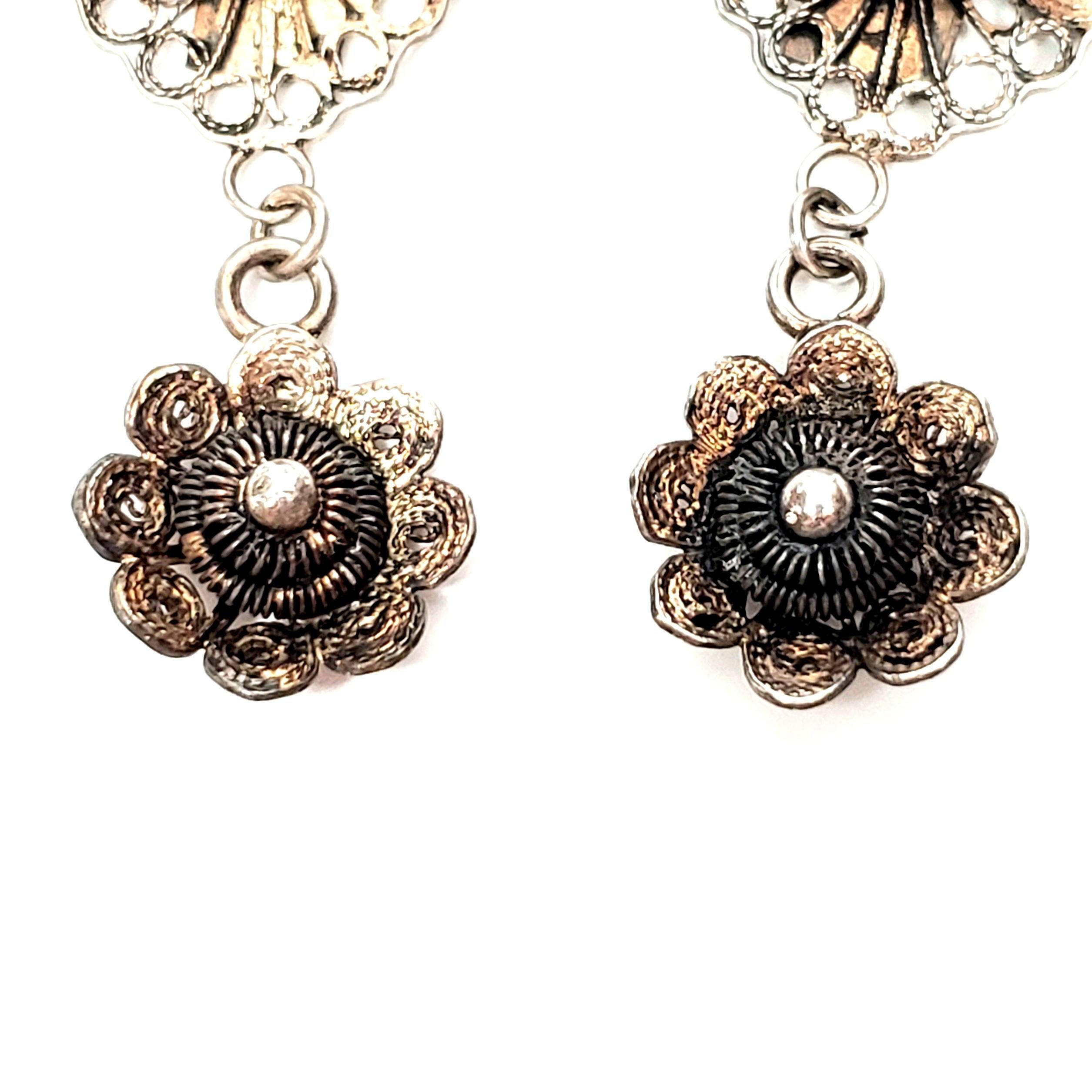 Sterling Silver Filigree Lace Lotus Flower Dangle Earrings In Good Condition In Washington Depot, CT