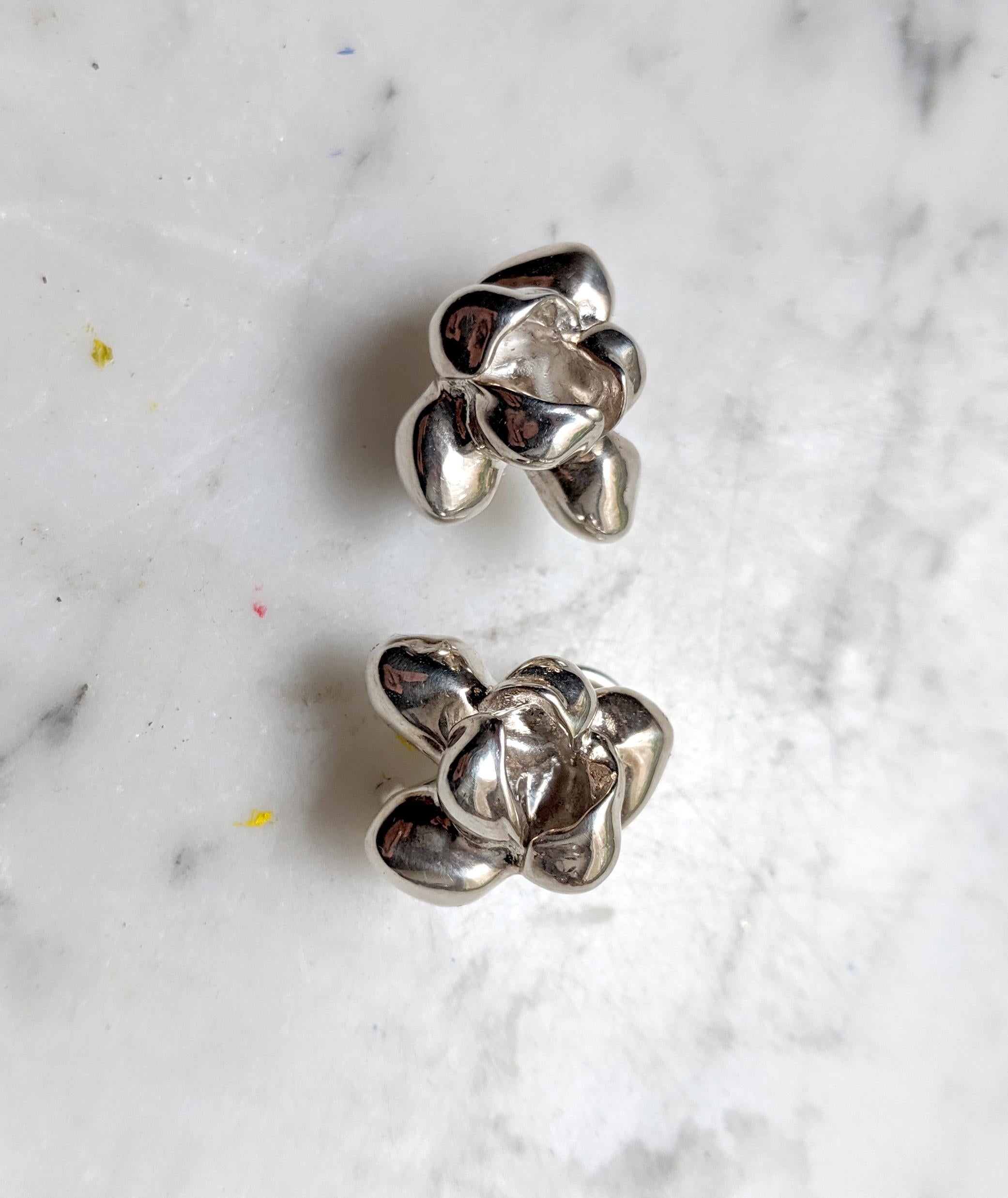 Sterling Silver Film Award Iris Blossom Contemporary Stud Earrings For Sale 2