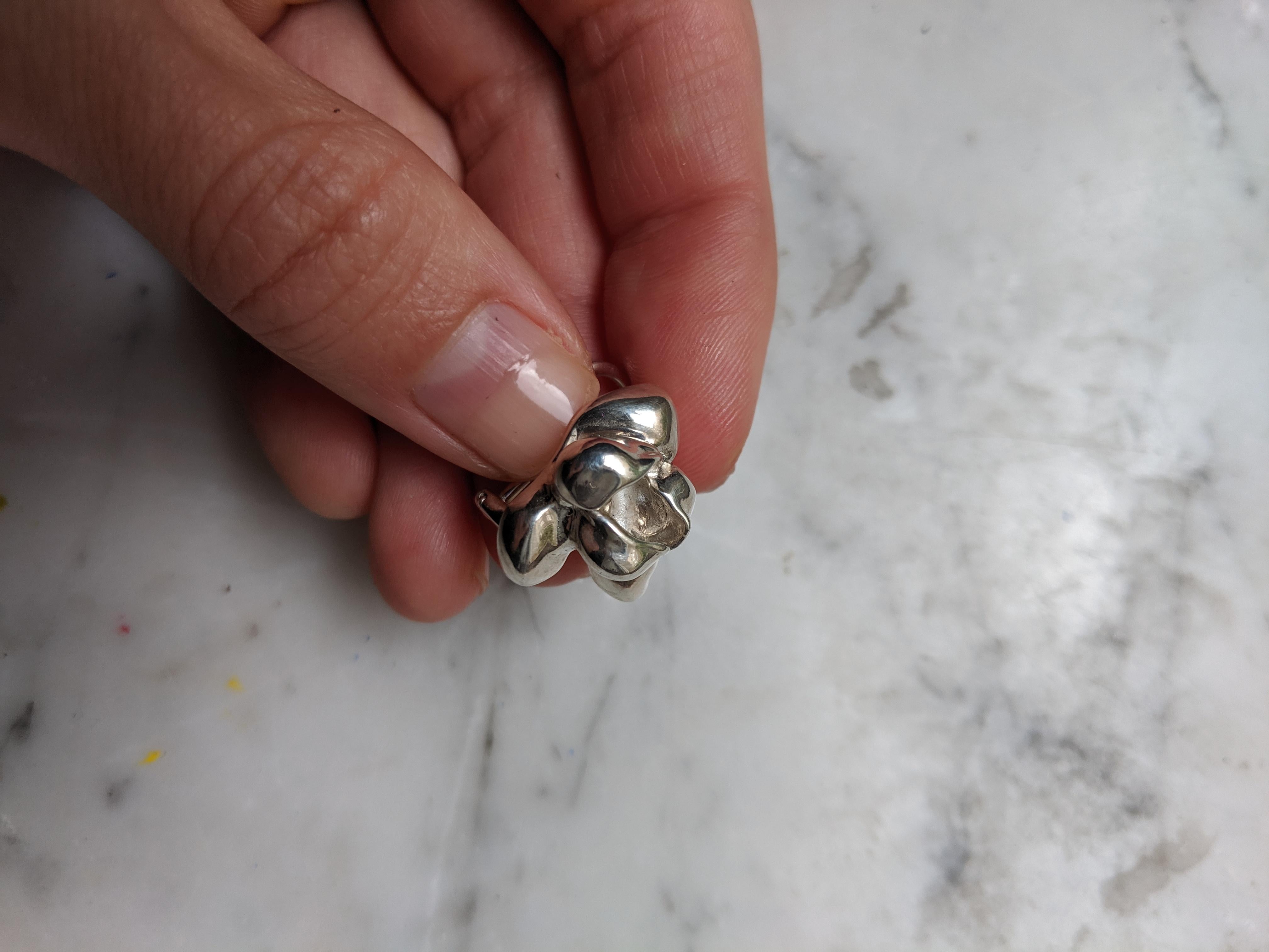 Iris Zeitgenössische skulpturale Ohrstecker aus Sterlingsilber, Filmpreis im Angebot 6