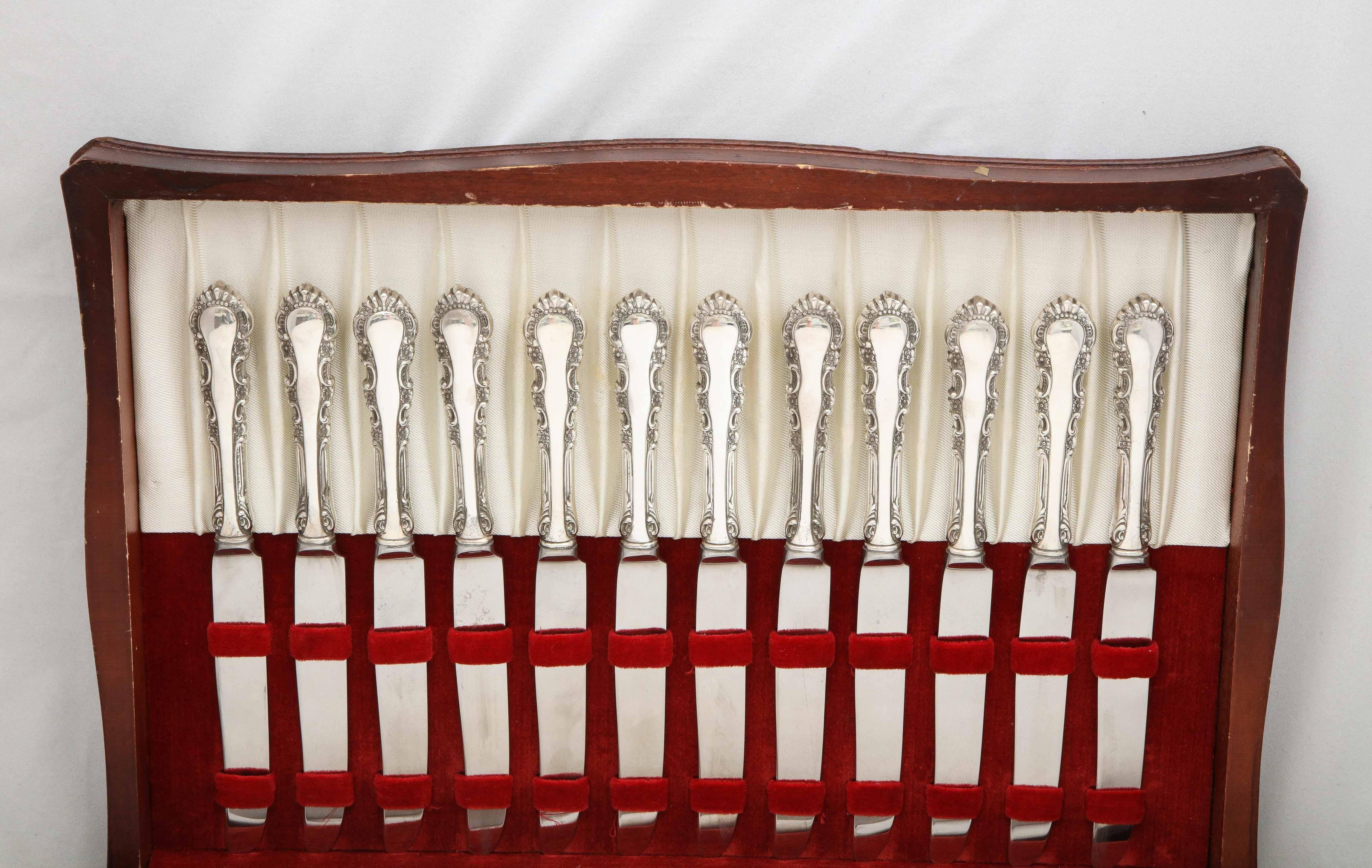 Sterling Silver Flatware Set by Reed and Barton, Georgian Rose Pattern 7