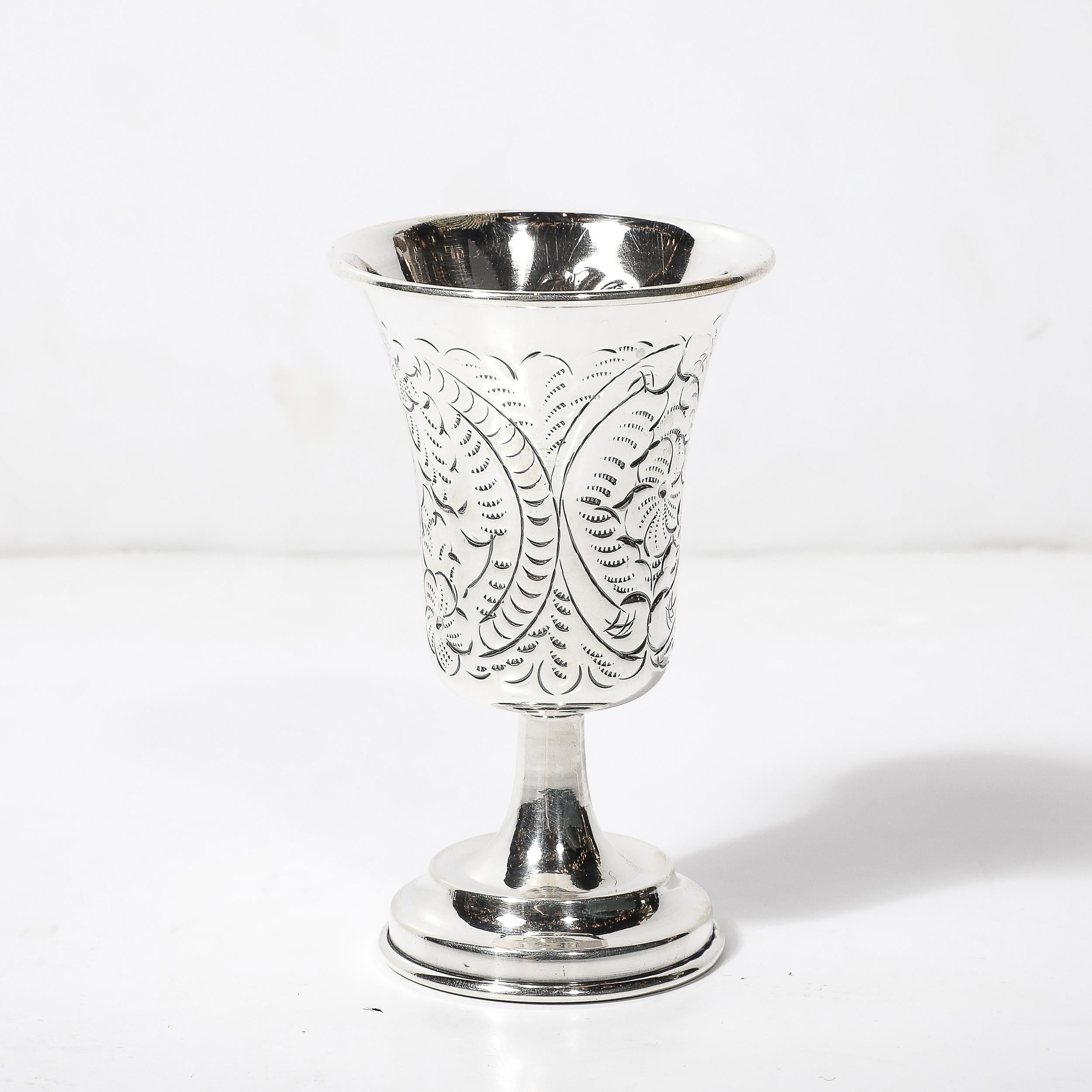 Kiddush Cup & Spiral Cartouche aus Sterlingsilber mit Blumendetails und Spiralkartusche, gestempelt .925 (Moderne der Mitte des Jahrhunderts) im Angebot