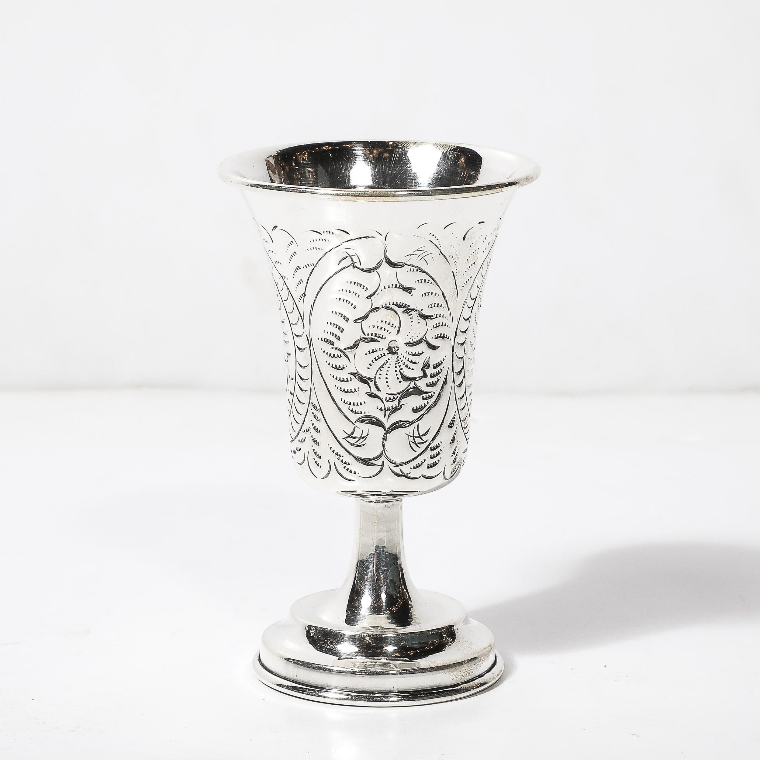 Kiddush Cup & Spiral Cartouche aus Sterlingsilber mit Blumendetails und Spiralkartusche, gestempelt .925 (20. Jahrhundert) im Angebot