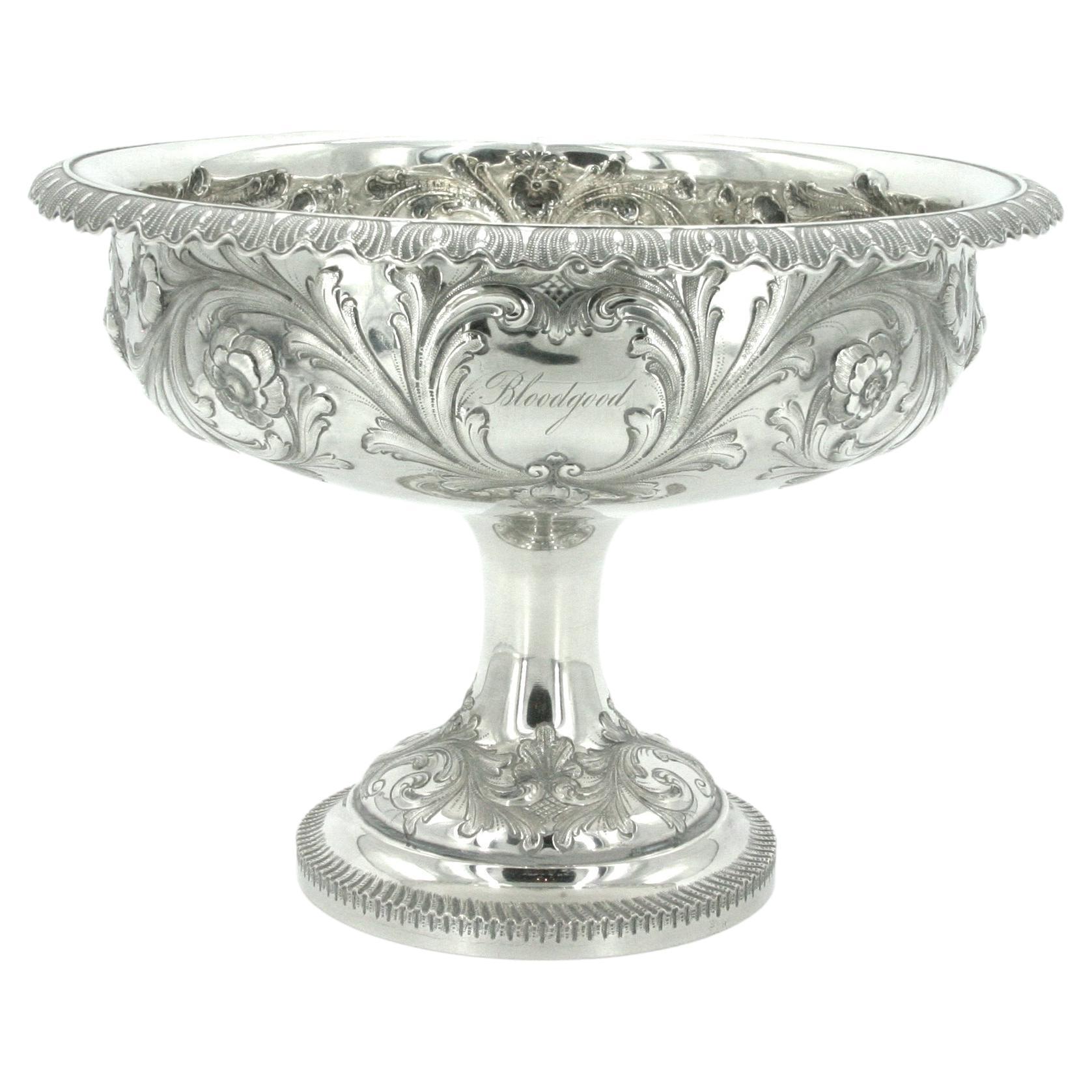 Bol con pie para centro de mesa de plata de ley Estadounidense en venta