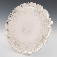 Sterlingsilber-Serviergeschirr mit Fuß London 1735