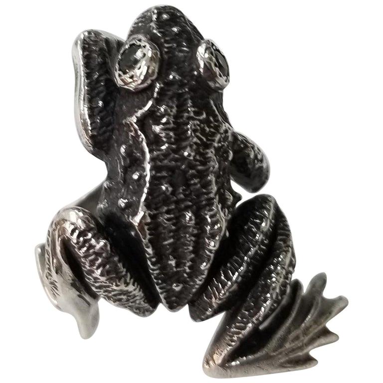Sterling Silver Frog with Green Sapphire as Eyes Weighing .24pts For Sale