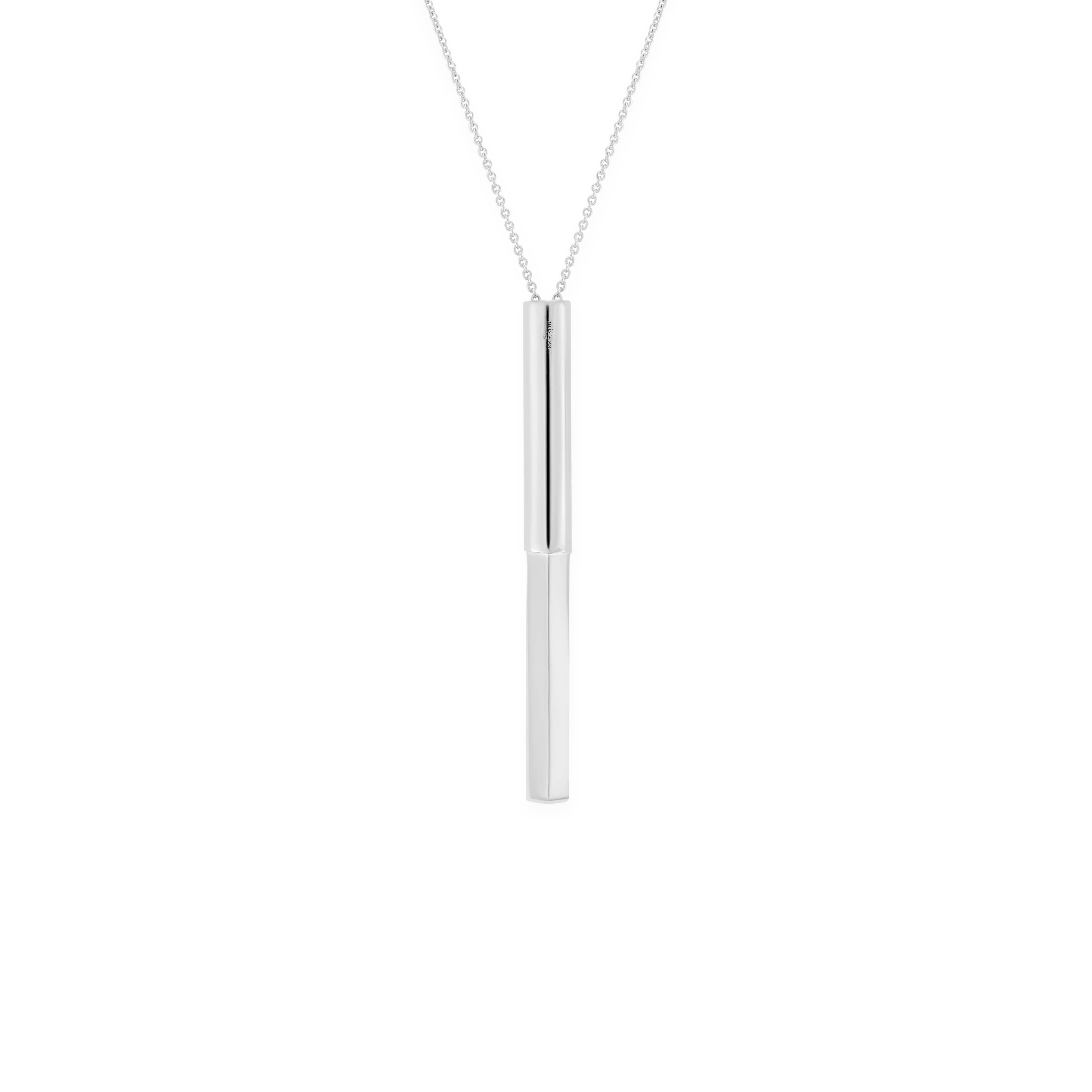 This modern pendant has a sleek and beautiful design. It can be both for men or women. A easy to wear every day necklace. Made from sterling silver. 