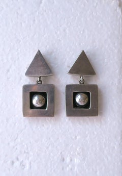 Geometrische Tropfenohrringe aus Sterlingsilber