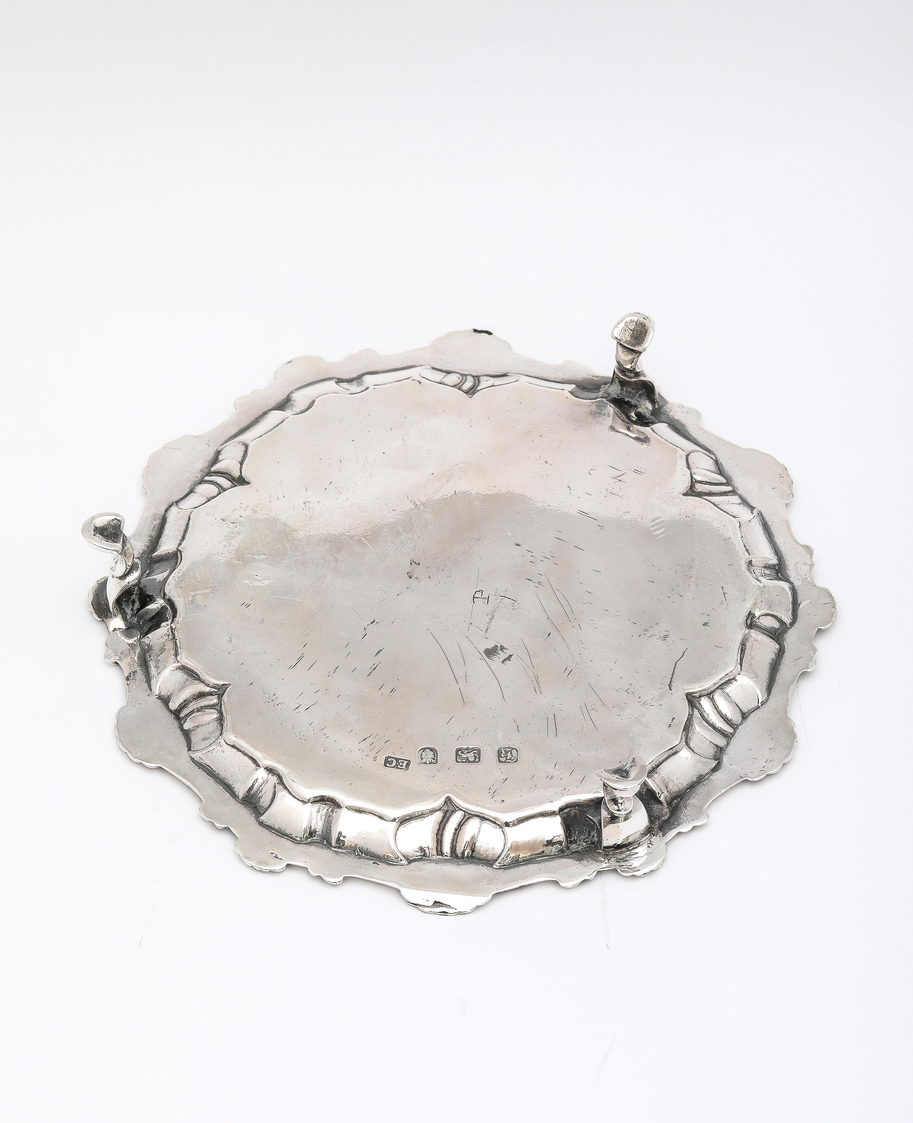 Sterling Silver George III Period (1765) Hoof-Footed Salver/Tray For Sale 5