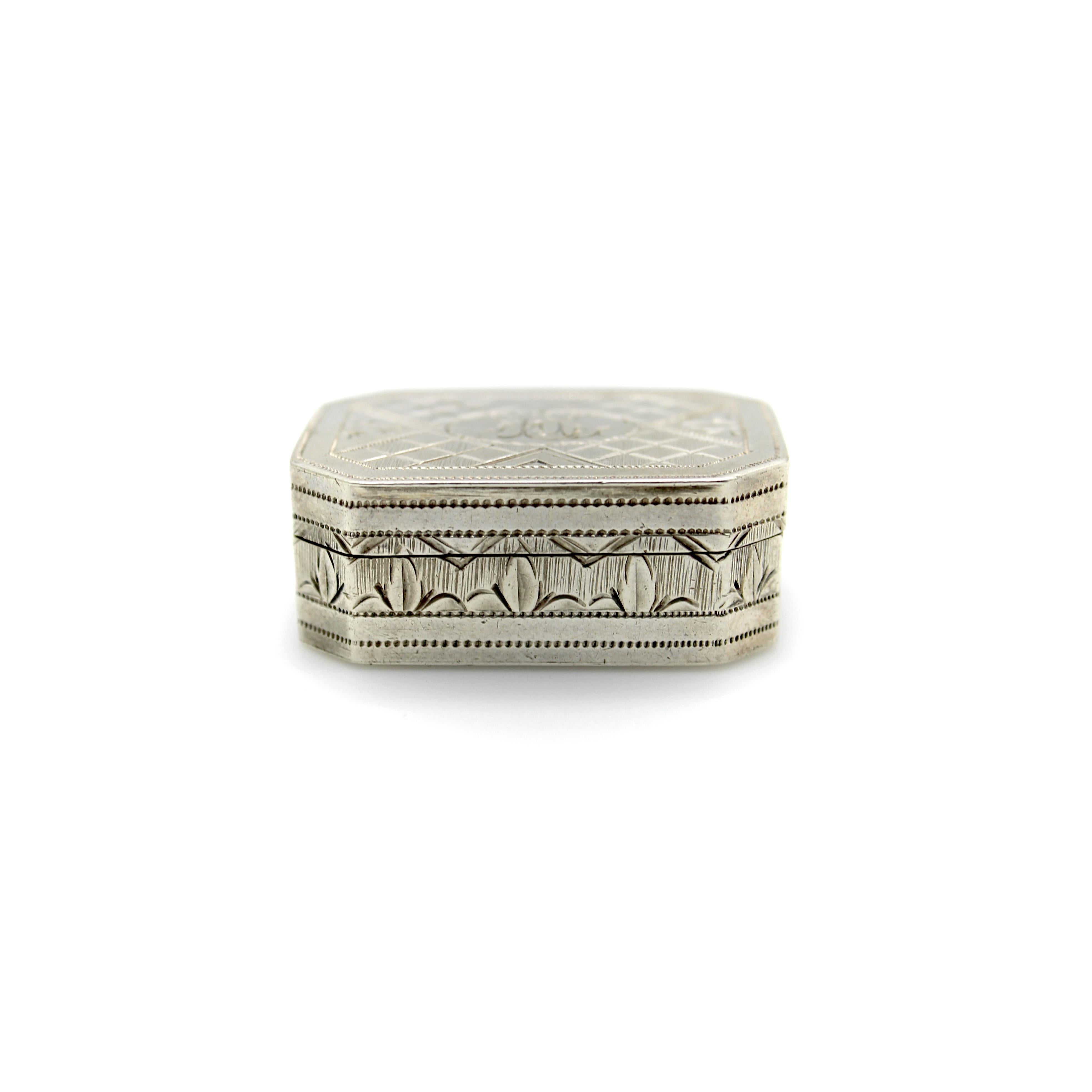 Sterling Silver Georgian Octagonal Vinaigrette with Engraved Latticework In Good Condition For Sale In Venice, CA