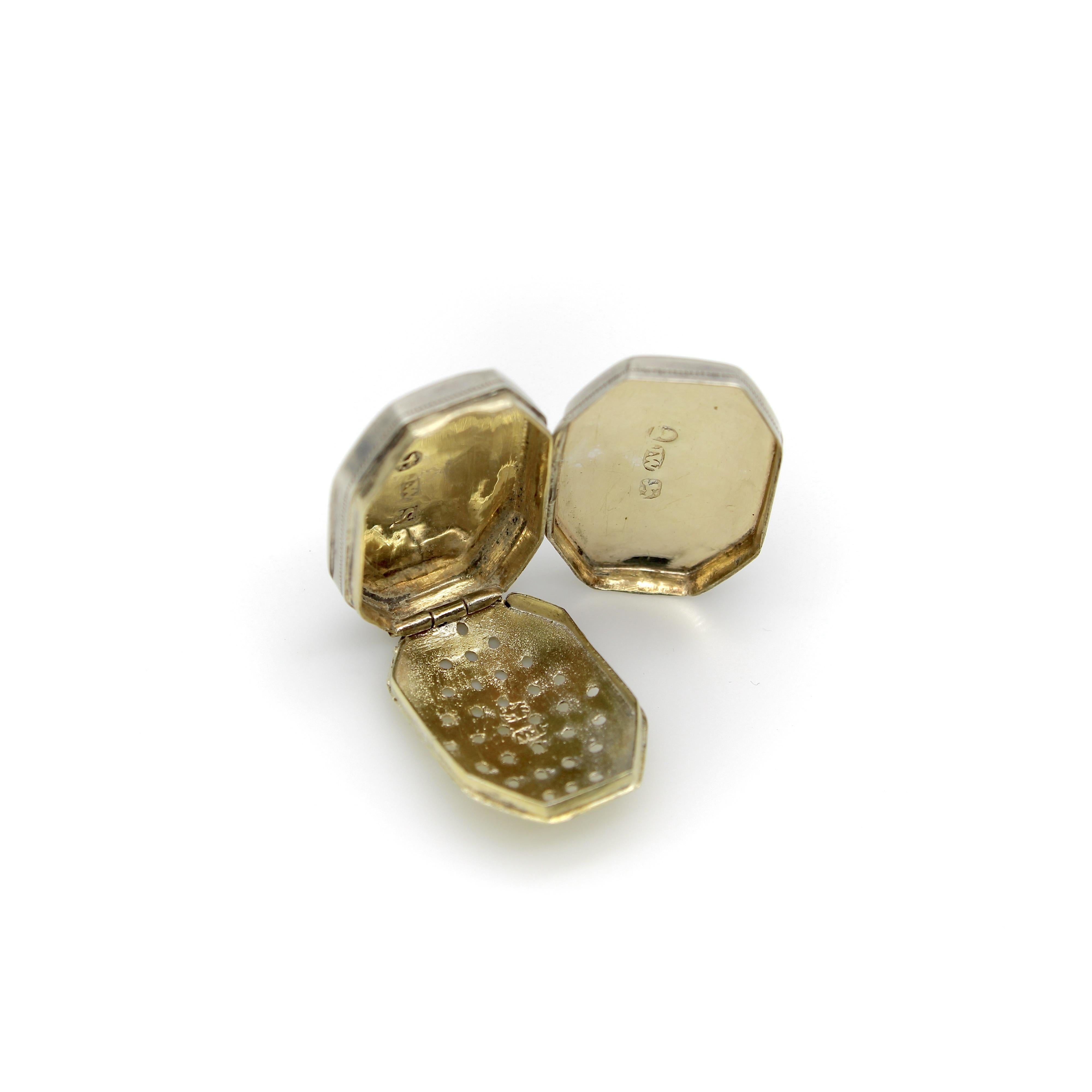 Achteckige Vinaigrette aus georgischem Sterlingsilber mit eingraviertem Gitterwerk im Angebot 2
