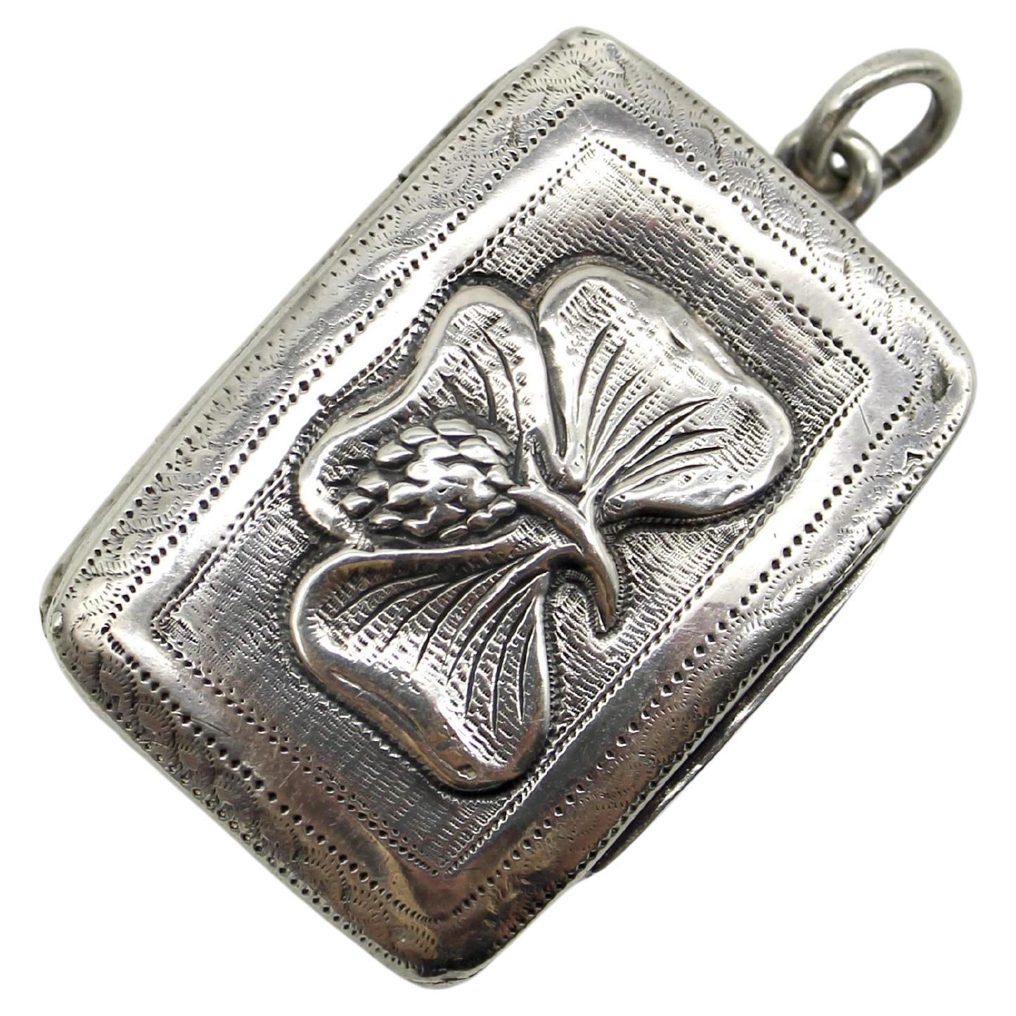 Sterling Silver Georgian Rectangular Vinaigrette with Bas Relief Clover For Sale
