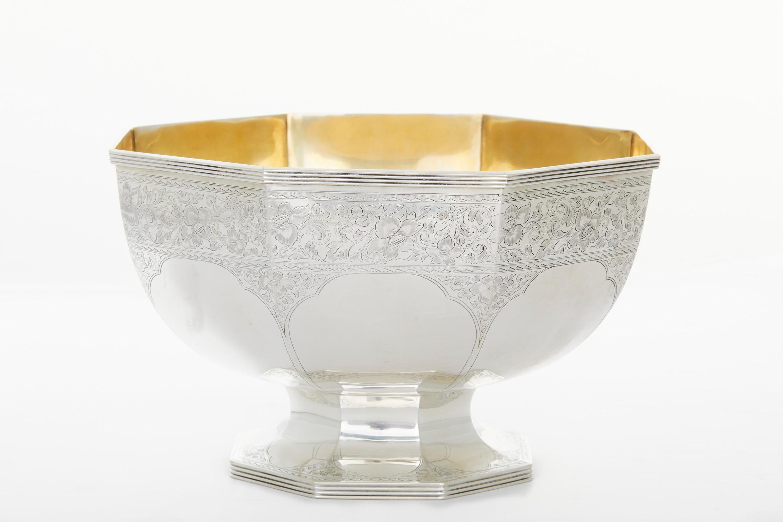 Sterling Silver / Gilt Barware  / Centerpiece Bowl For Sale 6