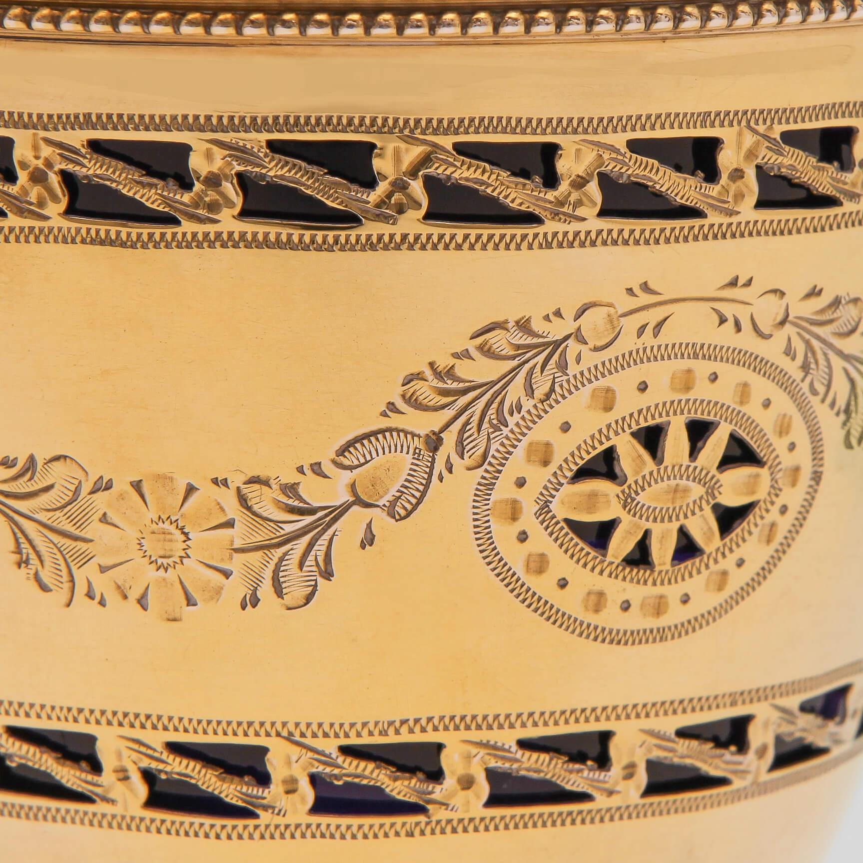 English Neoclassical Revival Glass Lined Gilt Sterling Silver Sugar Basket from 1921 For Sale