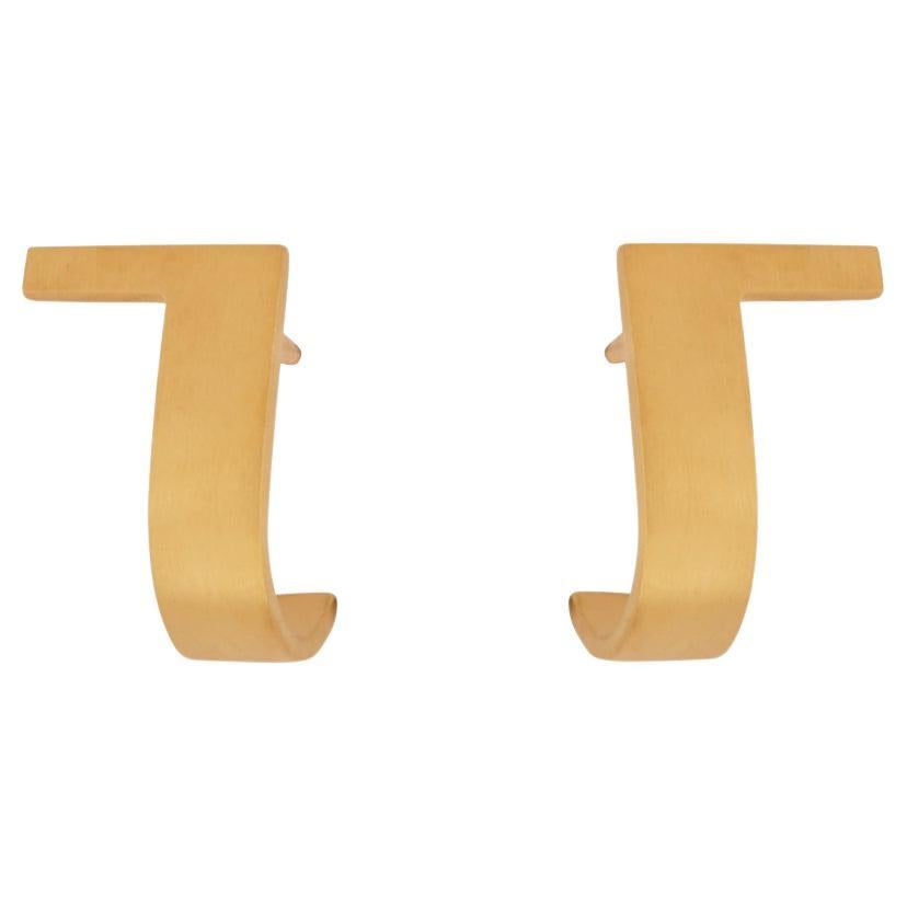 Unfinishing Line collection exudes minimalism and precision with its smooth lines and angles. 
Detailed with a curved structure and matt brushed finish. 
Big Curve Earrings is stylish to be paired with any outfit. 

Each piece is individually hand