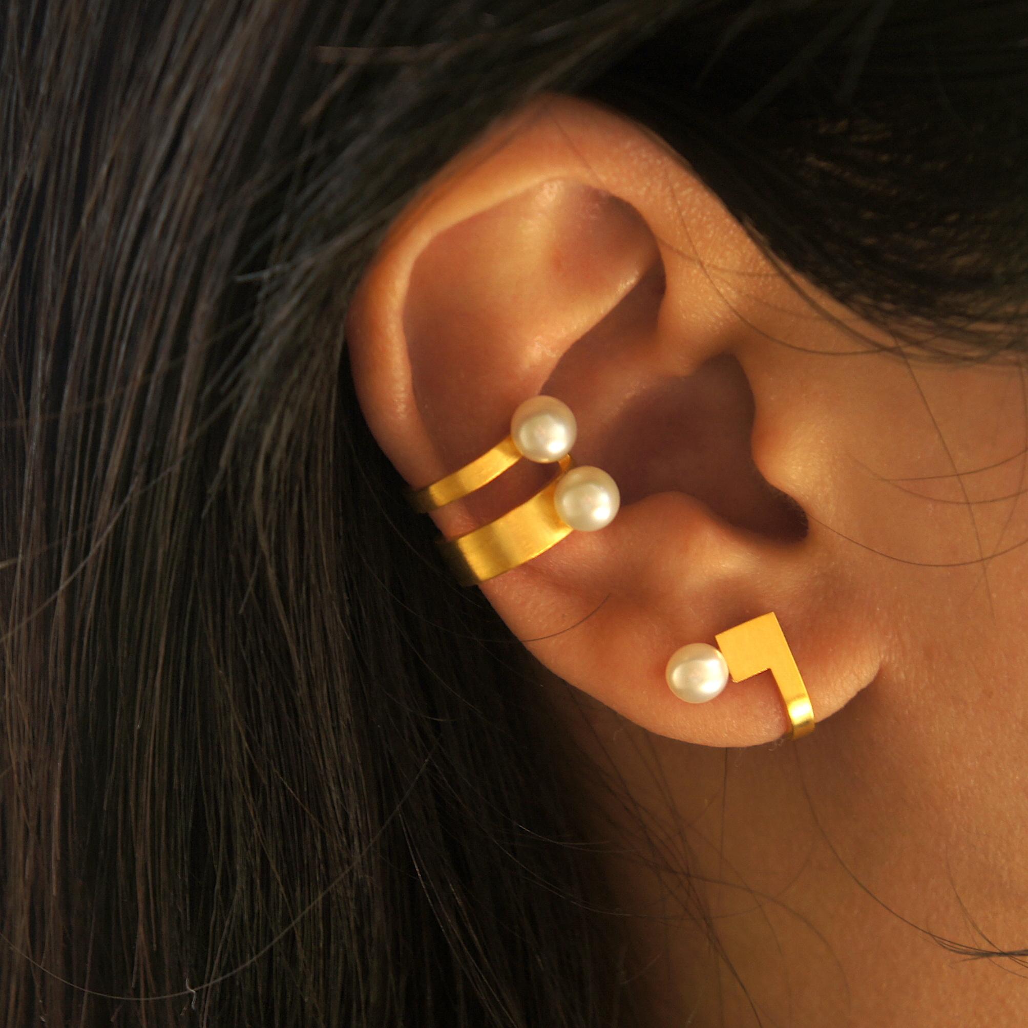 Artisan Boucles d'oreilles manchette en argent sterling plaqué or avec doubles perles en forme de ligne ouverte