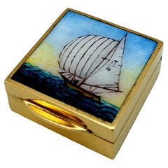 Pastillero de plata dorada con velero, Art Nouveau, 1900