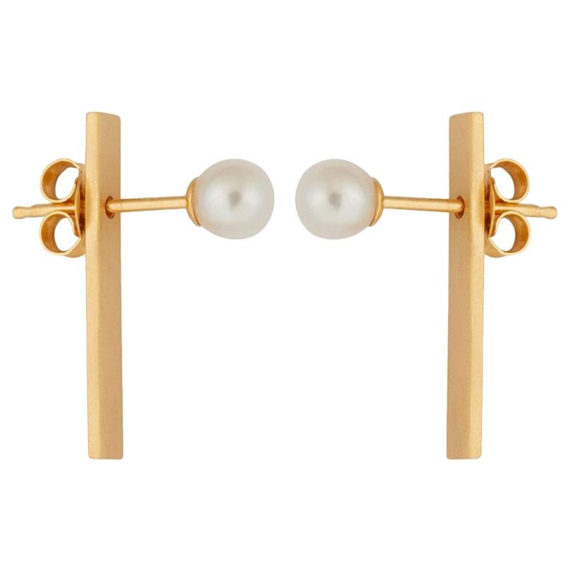Sterling Silver Gold-Plated Short Bar Pearl Earrings For Sale