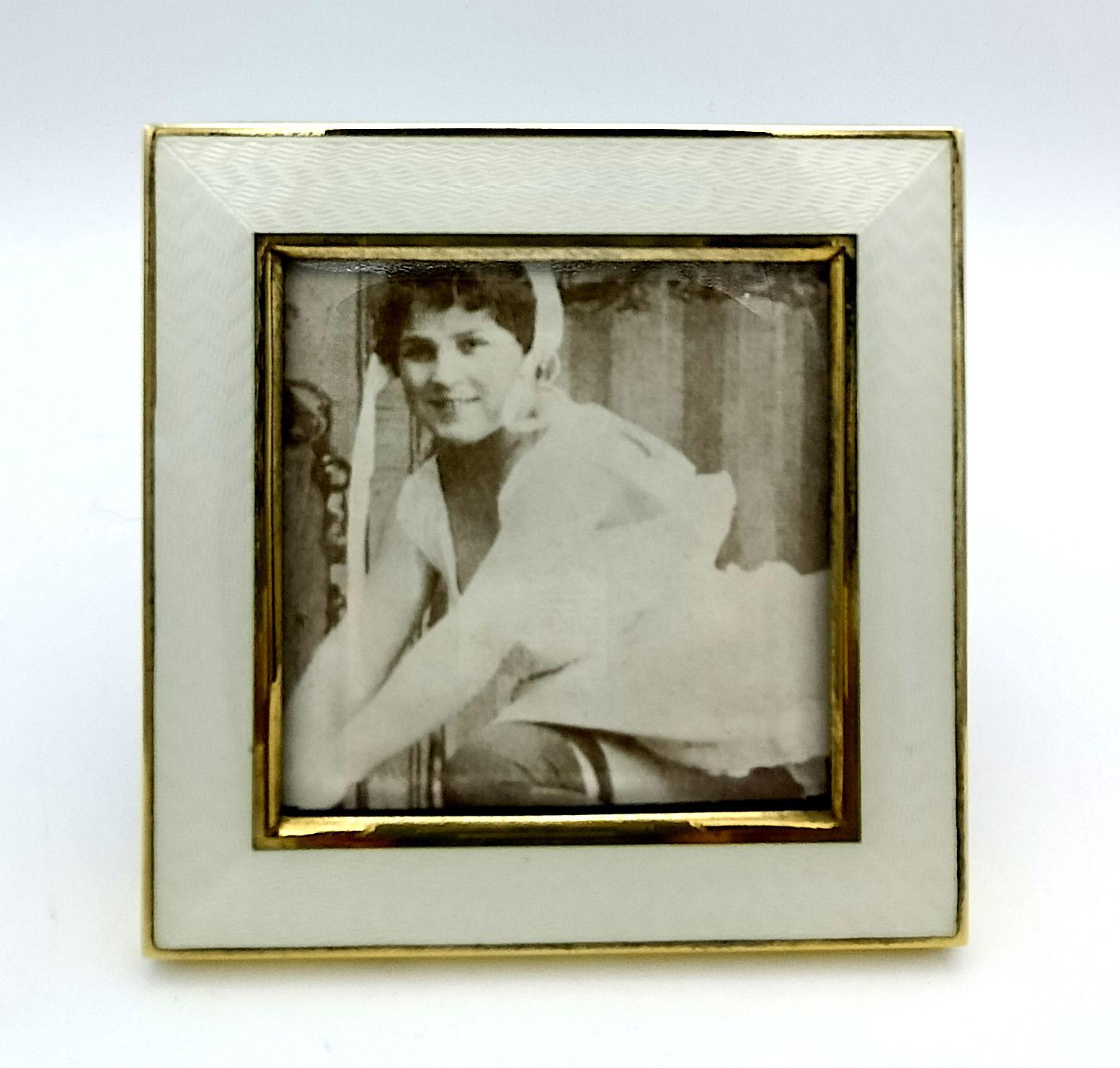 Moderne Cadre photo carré en argent sterling plaqué or avec émail translucide Salimbeni en vente