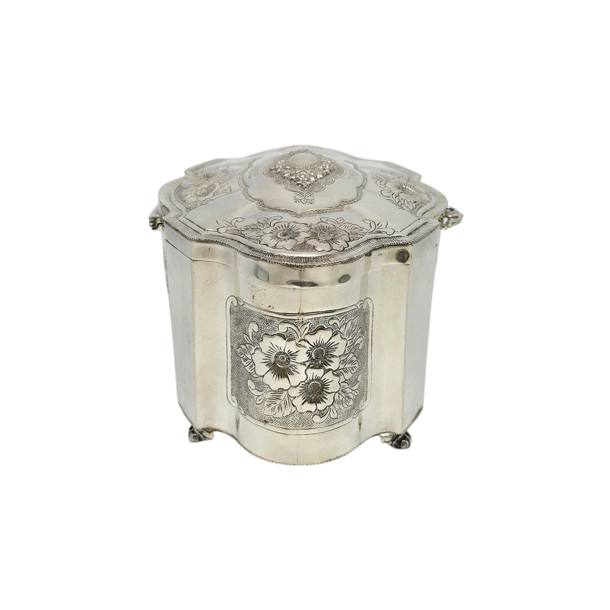 Porte-esrog/boîte à érog intérieur lavée en argent sterling avec gravure n° 21689 en vente 1