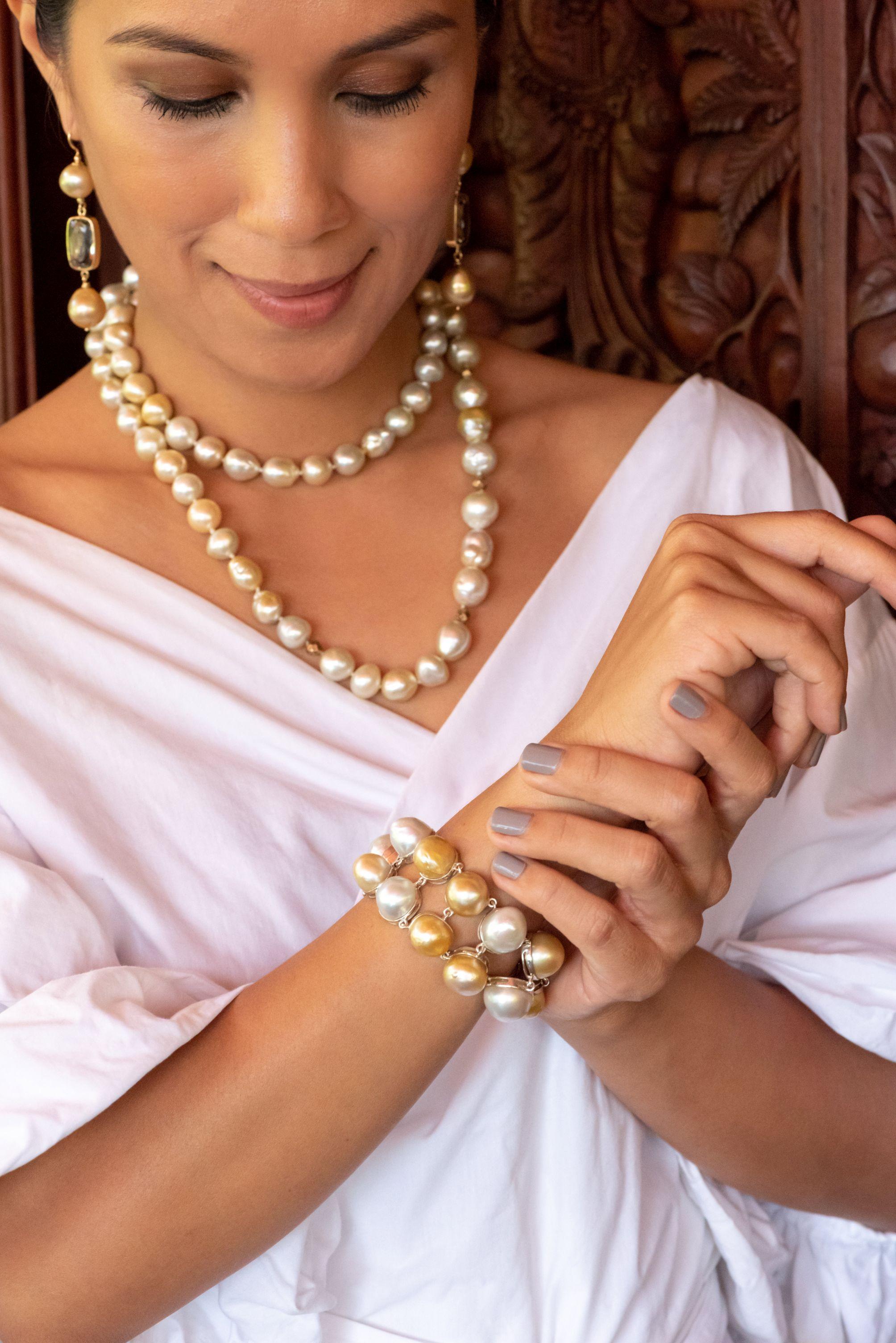 Sterling Silver Gold White Baroque South Sea Pearls Link Bracelet In New Condition For Sale In Singapore, SG