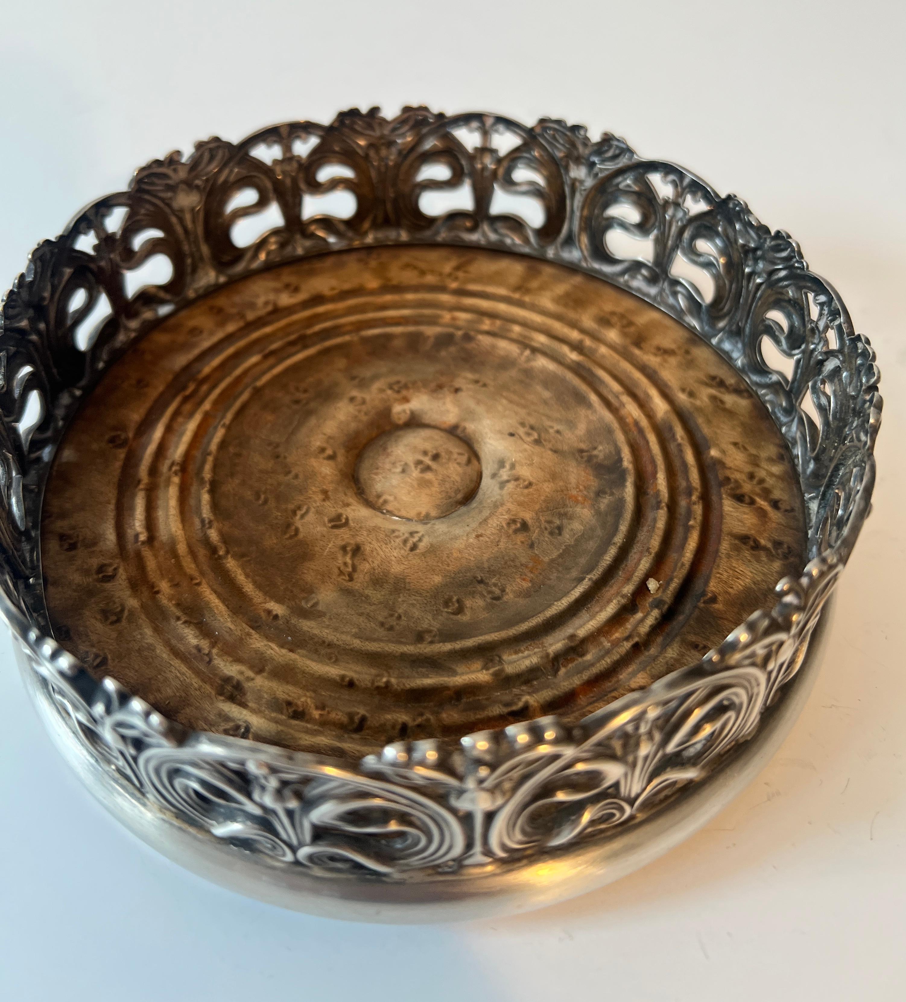 Fatto a mano Sottobicchiere per vino in argento Sterling Gorham Art Nouveau con base in acero in vendita