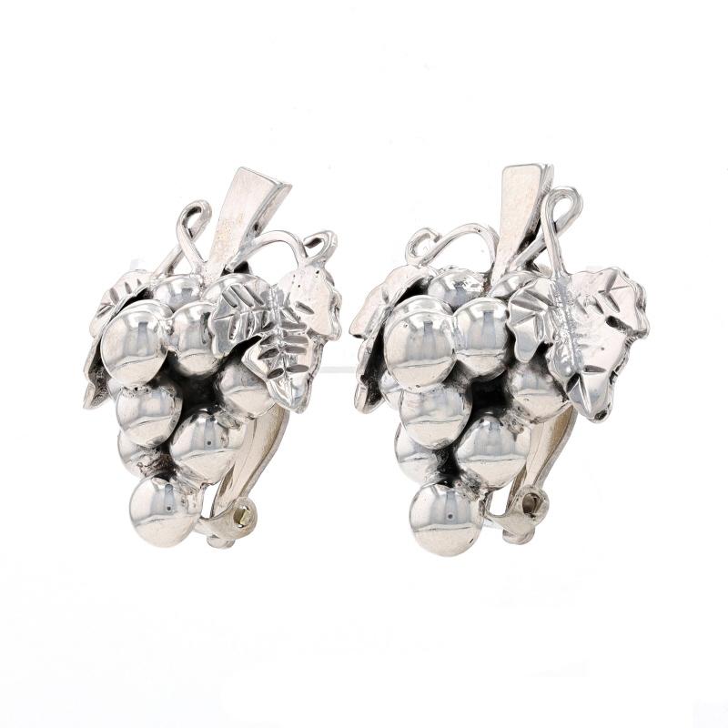 Sterling Silver Grape Cluster Large Stud Earrings - 925 Vineyard Clip-Ons Mexico In Excellent Condition For Sale In Greensboro, NC