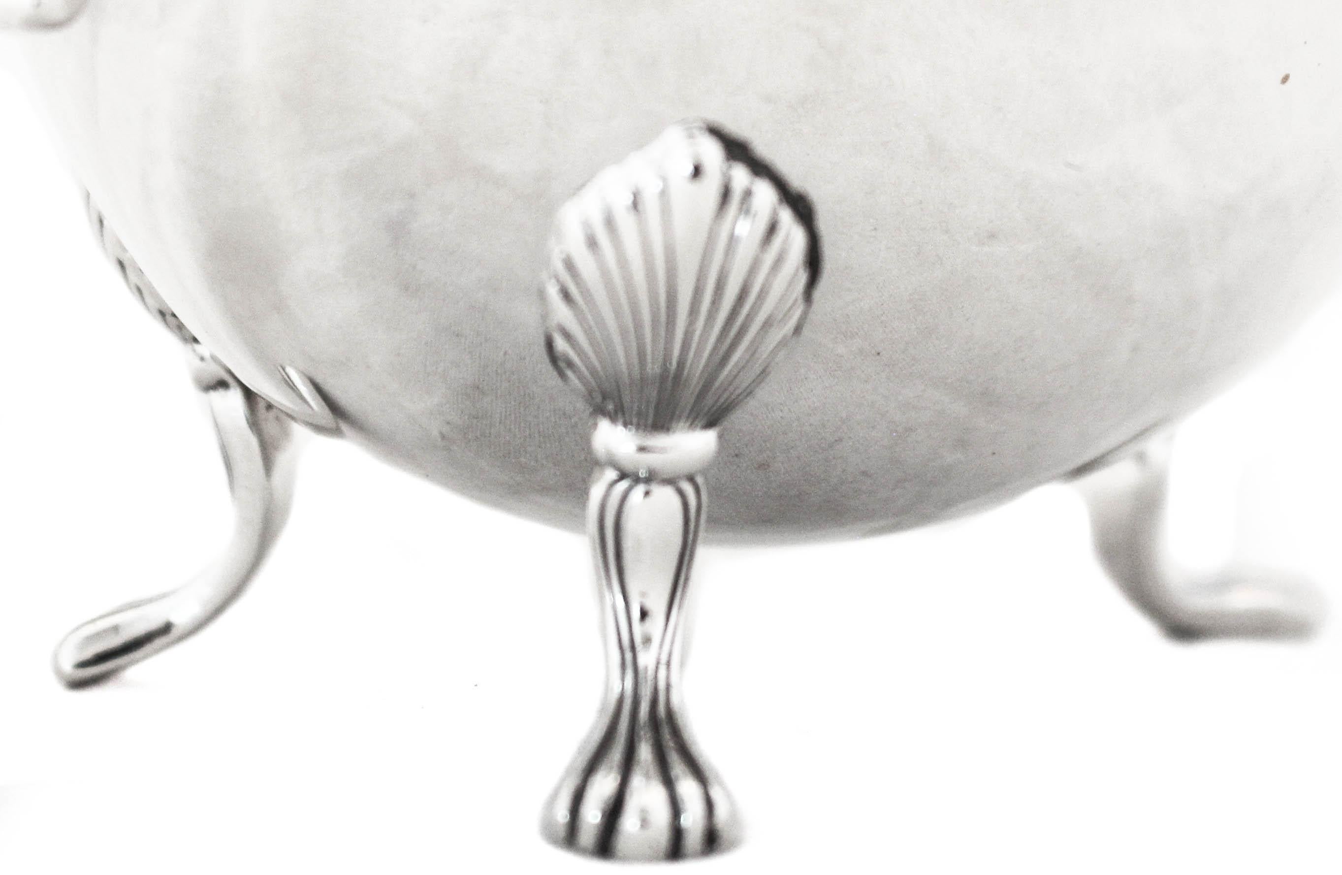 Metà XX secolo Salsiera in argento sterling in vendita
