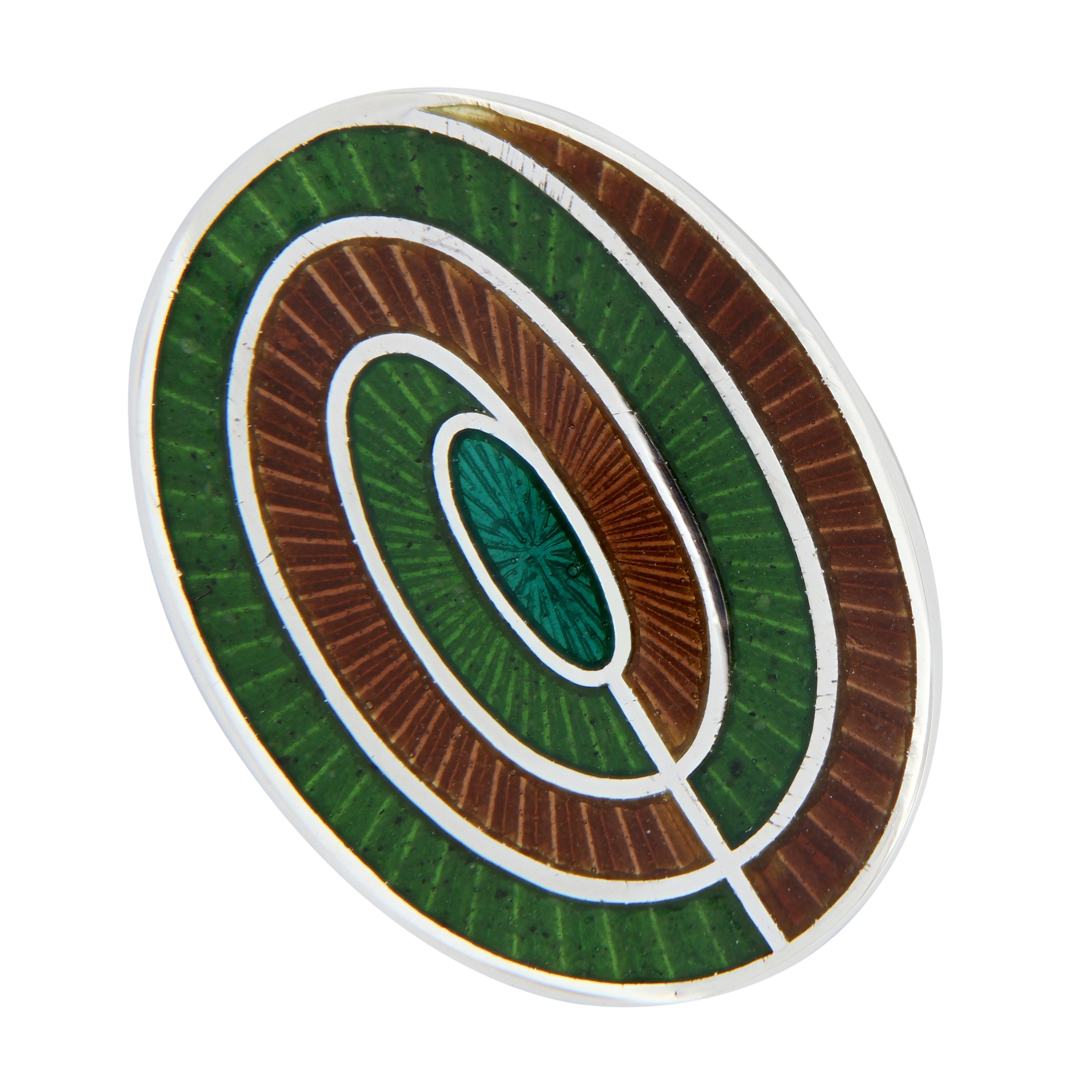 Schöne Manschettenknöpfe mit Guilloche-Emaille im zeitgenössischen Spiraldesign. Handgefertigt in England für Campanelli & Pear. Wiegt 12,6 Gramm. Das Oval misst 14 mm x 19 mm.
