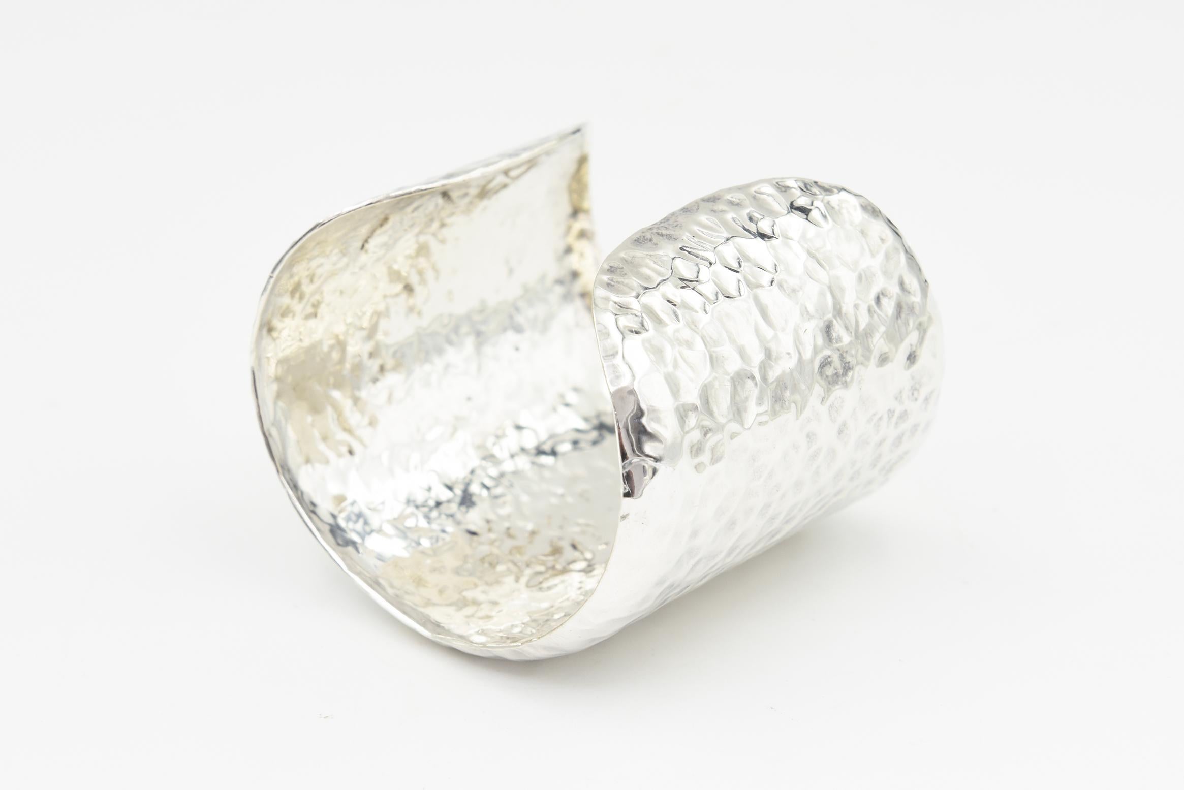 Sterling Silver Hammered Cuff Bracelet en venta 4