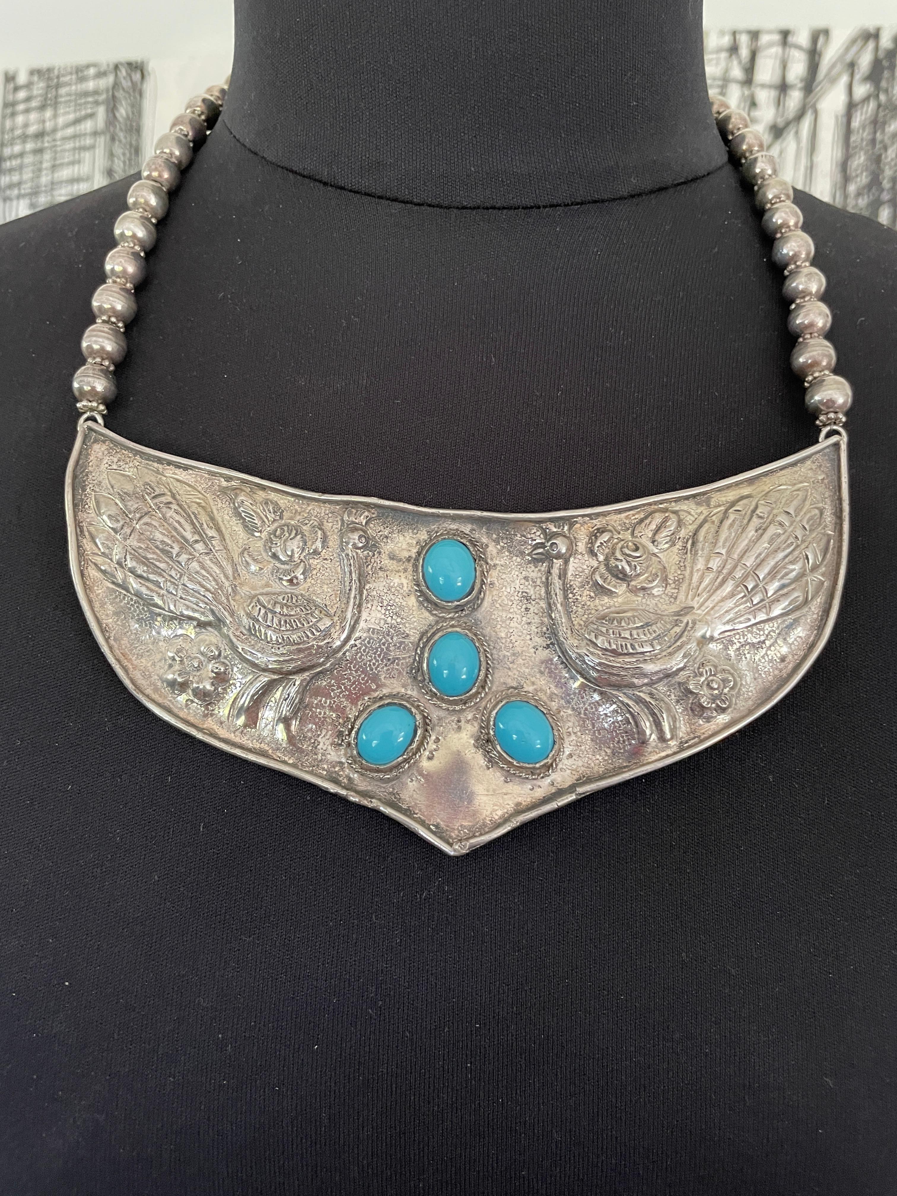 Collana con scudo in turchese martellato in argento 925 Hand Made 1970 in vendita 3