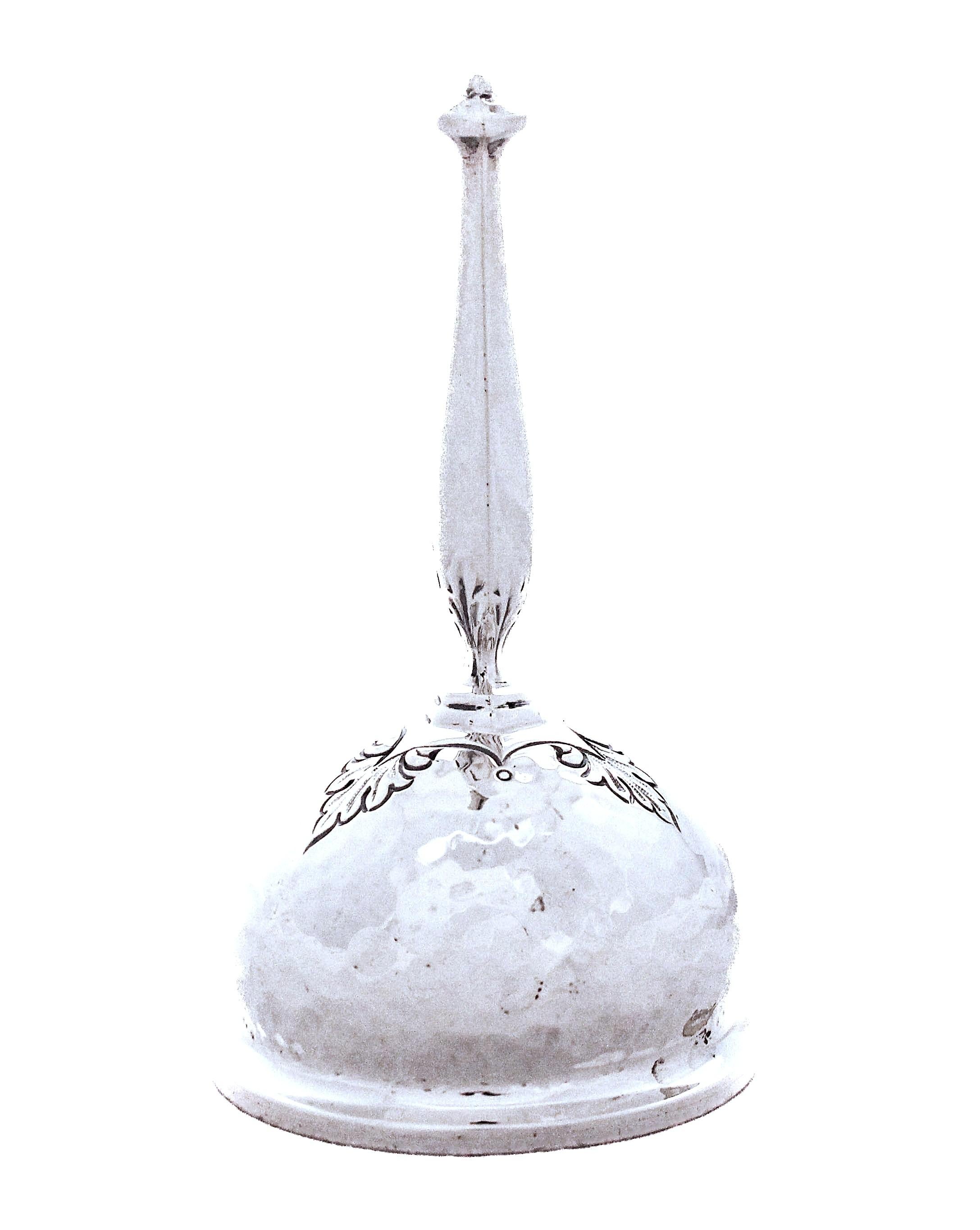 In offerta c'è una campana in argento sterling di Wallace Silversmiths in stile 