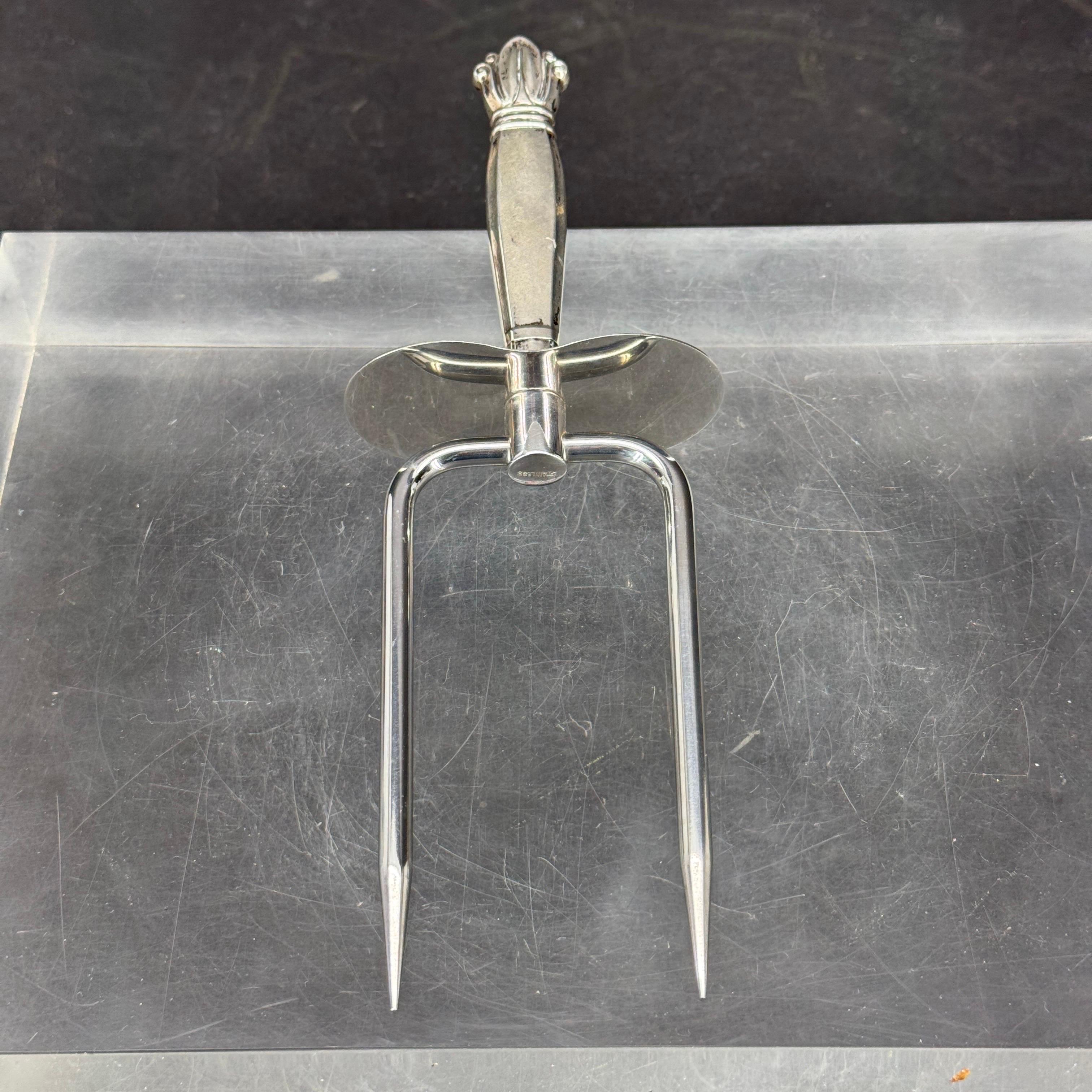 Sterling Silver Handled Meat Serving Fork Holder In Good Condition In Haddonfield, NJ