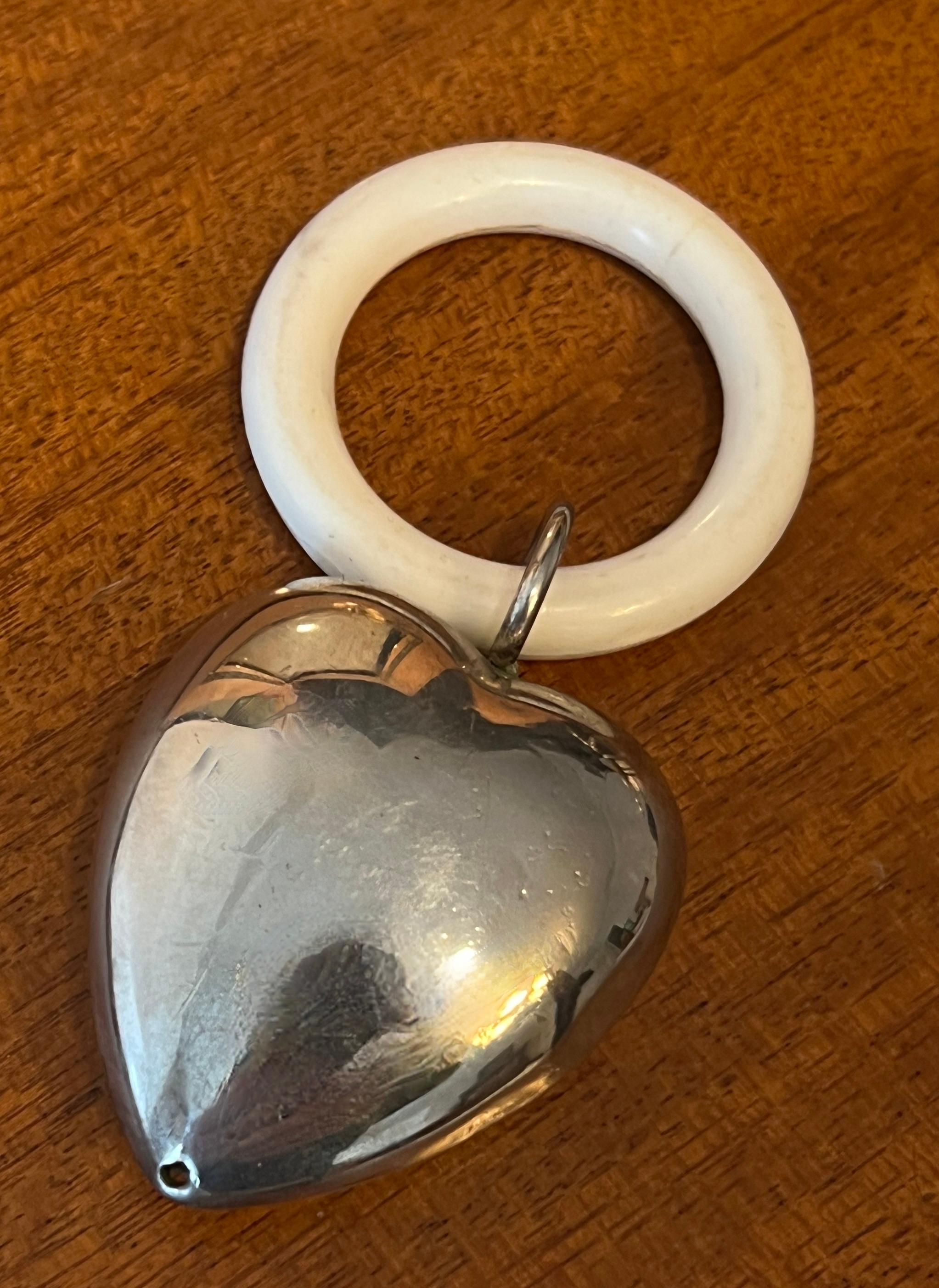 Sonajero Corazón de Plata de Ley Grabado SWEET BABY en Bueno estado para la venta en Los Angeles, CA