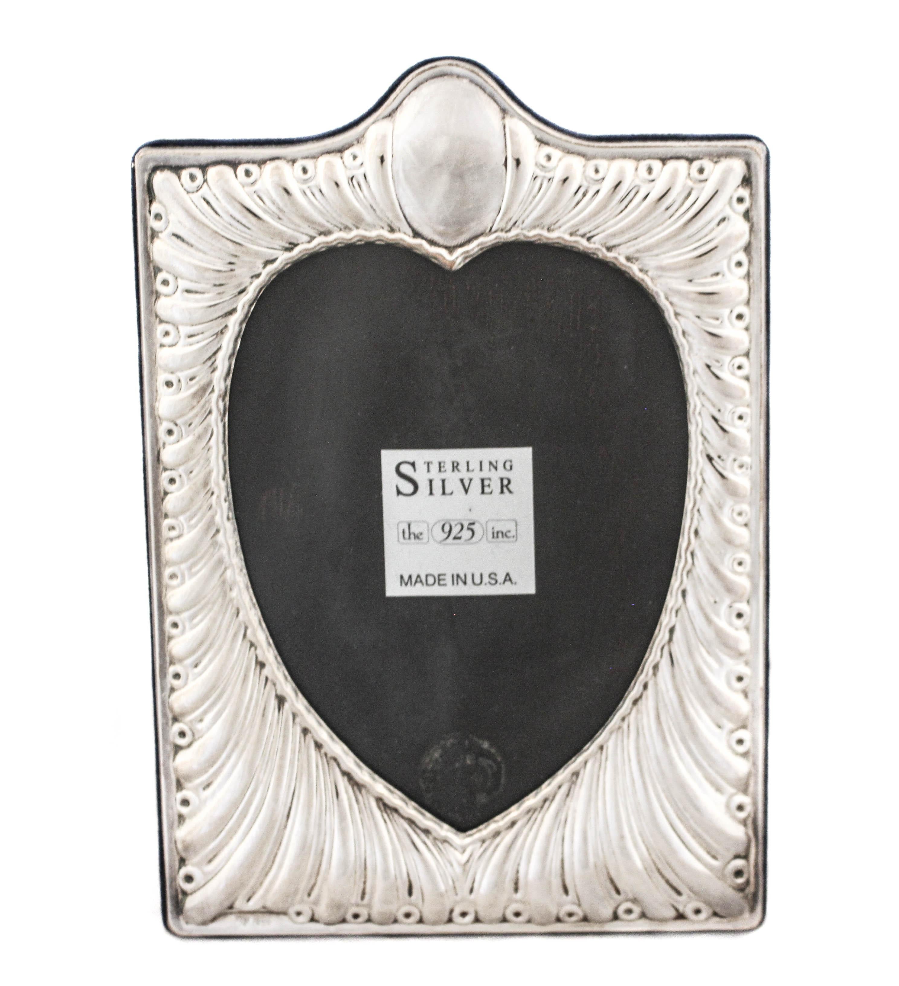 Love is in the air and this sterling silver frame will keep it there. What better way to keep someone you love in sight than in a heart shaped frame?