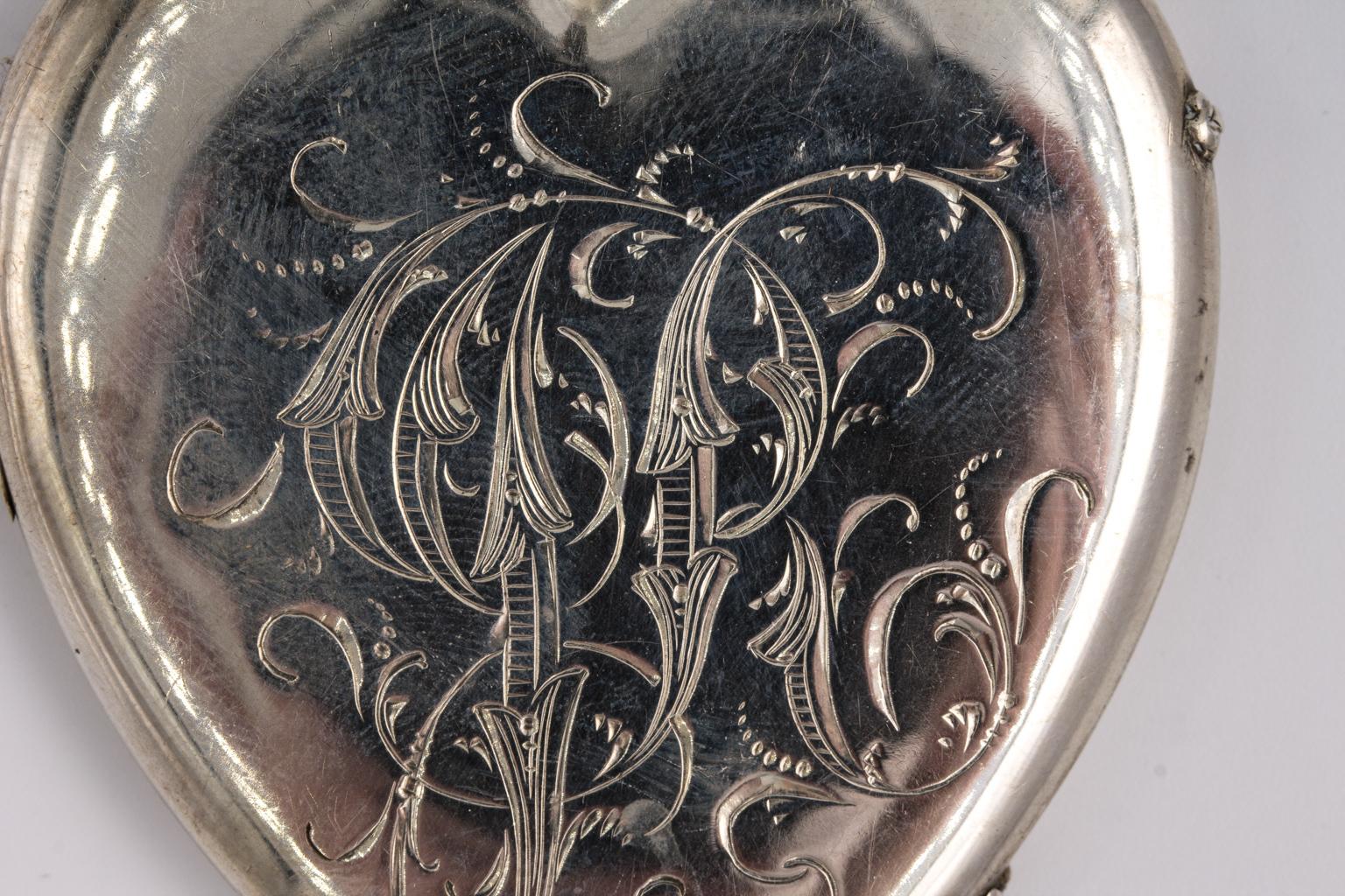 Sterling Silver Heart Locket In Fair Condition In St.amford, CT