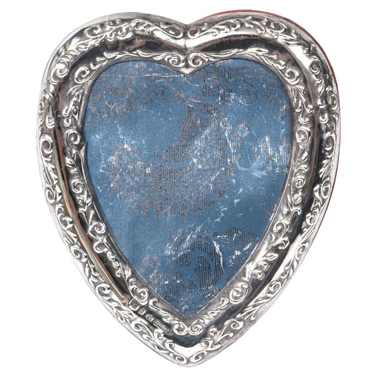 Sterling Silver Heart Shaped Picture Frame For Sale at 1stDibs