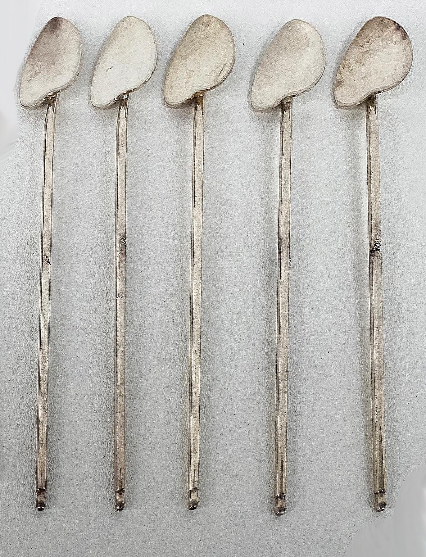 Sterling Silver Heart-Shaped Tea Spoon Straws, Set of 12, Italian In Good Condition In Miami, FL