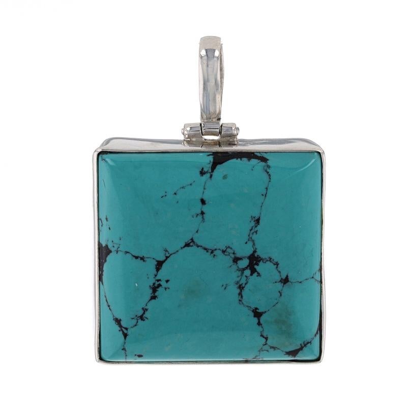 Metallgehalt: Sterling Silber

Informationen zu Stein

Natürlicher Howlit
Behandlung: Gefärbt
Schliff: Quadratischer Cabochon
Farbe: Grünliches Blau

Stil: Solitär

Messungen

Höhe (ab ausgefahrenem Bügel): 1 11/32
