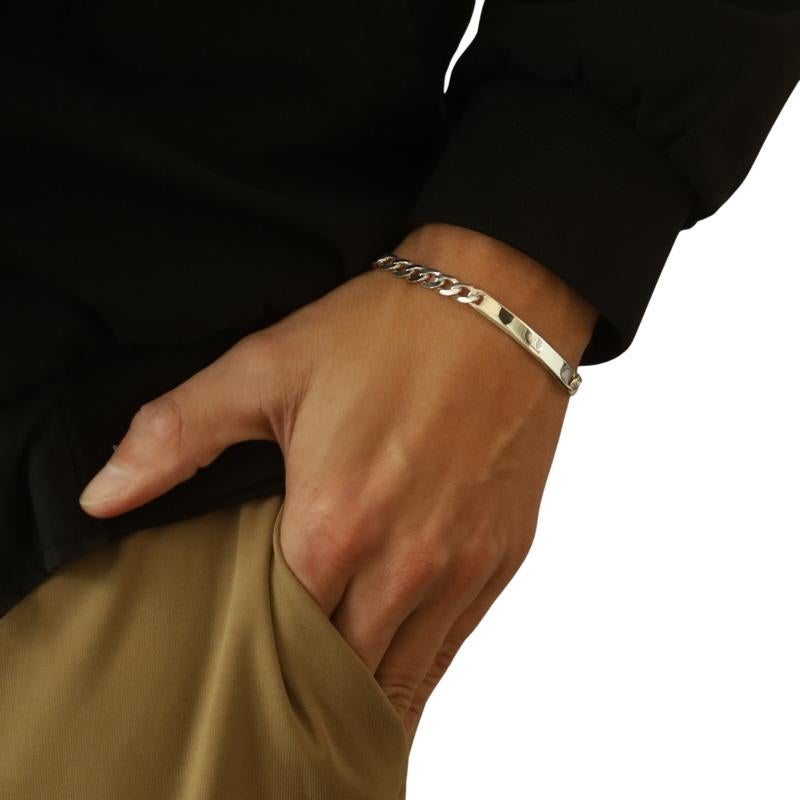 Contenuto del metallo: Argento Sterling

Stile: Barra di identificazione
Stile della catena: Taglio a diamante
Tipo di chiusura: Chiusura a moschettone
Caratteristiche: Incisibile

Misure

Larghezza della catena: 9/32