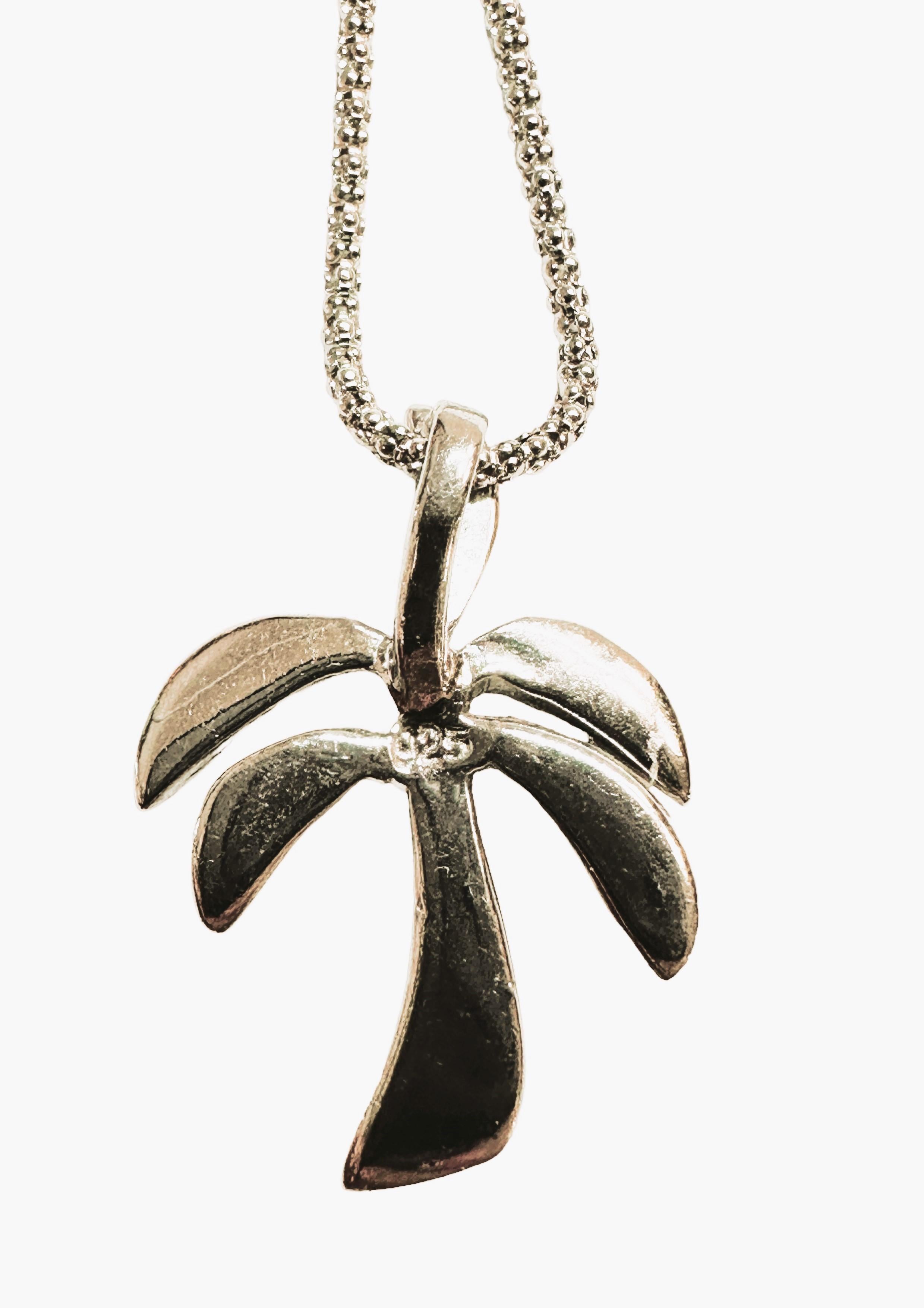 Collier pendentif palmier en argent sterling incrusté d'opales de 18 pouces Bon état - En vente à Eagan, MN
