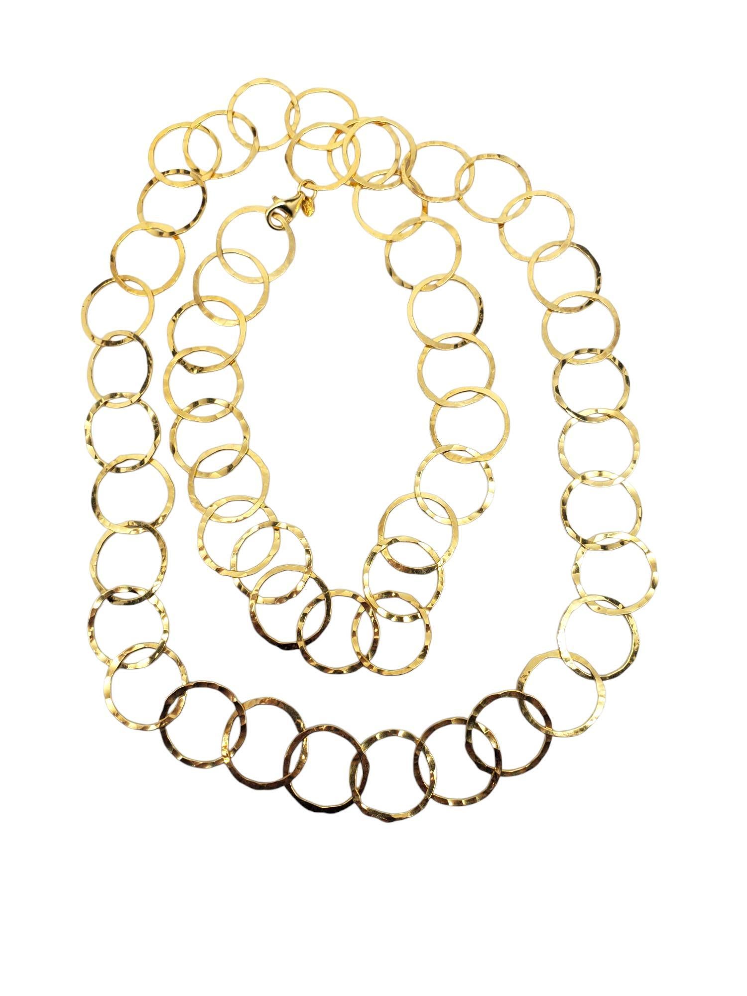 Collana a catena con cerchio martellato in argento Sterling Italy Gold-Tone - Looping

Questa bellissima collana regolabile in argento sterling presenta anelli martellati interconnessi in tonalità oro con chiusura a moschettone.

Dimensioni: 35
