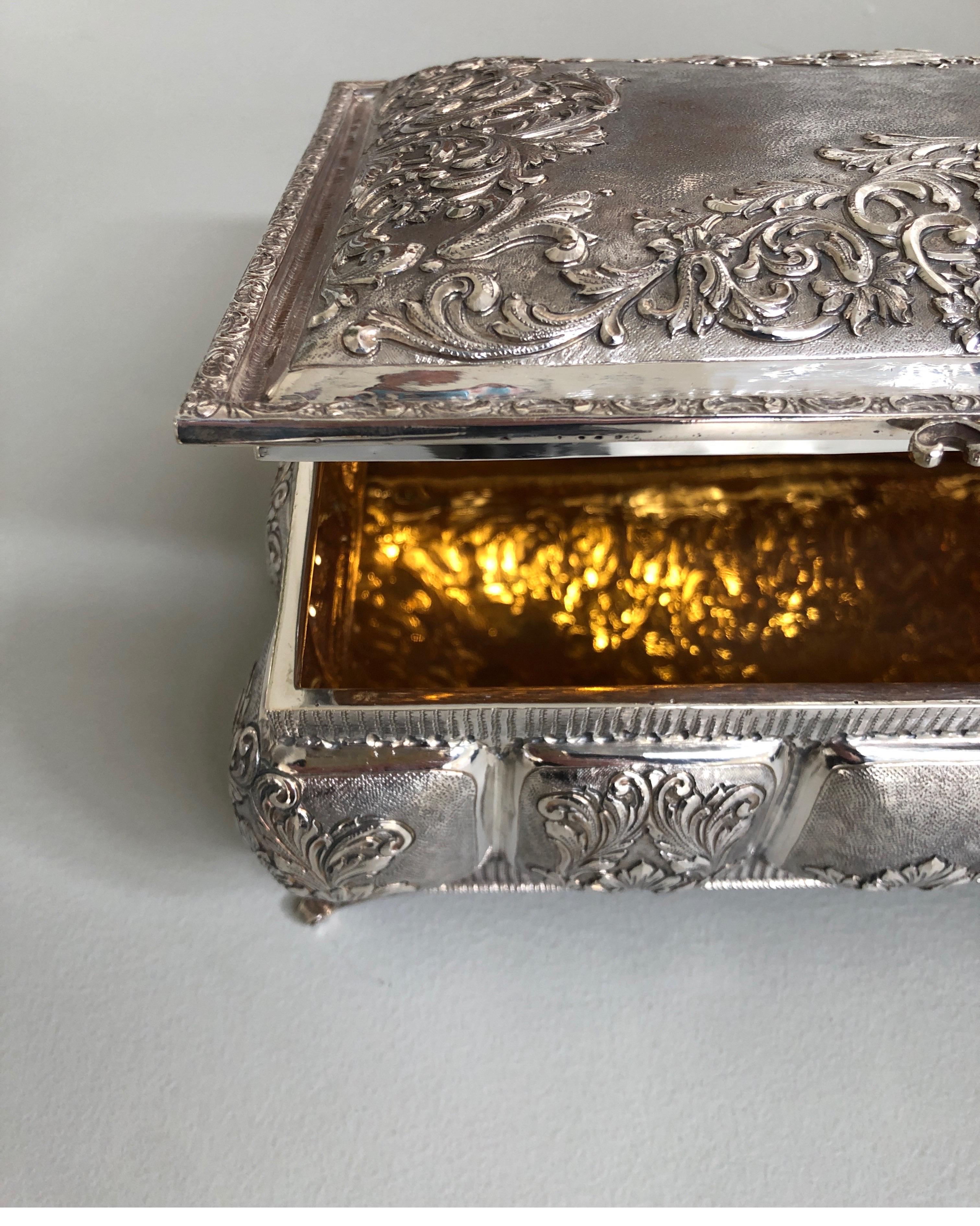 Sterling silver jewelry box, completely handmade, made in Italy.
Embossed, chiselled, engraved in our workshop, in Milano
Ganci Argenterie - Hallmark 110MI, one of the oldest Italian Silversmith
ag/925/g 2083.
 