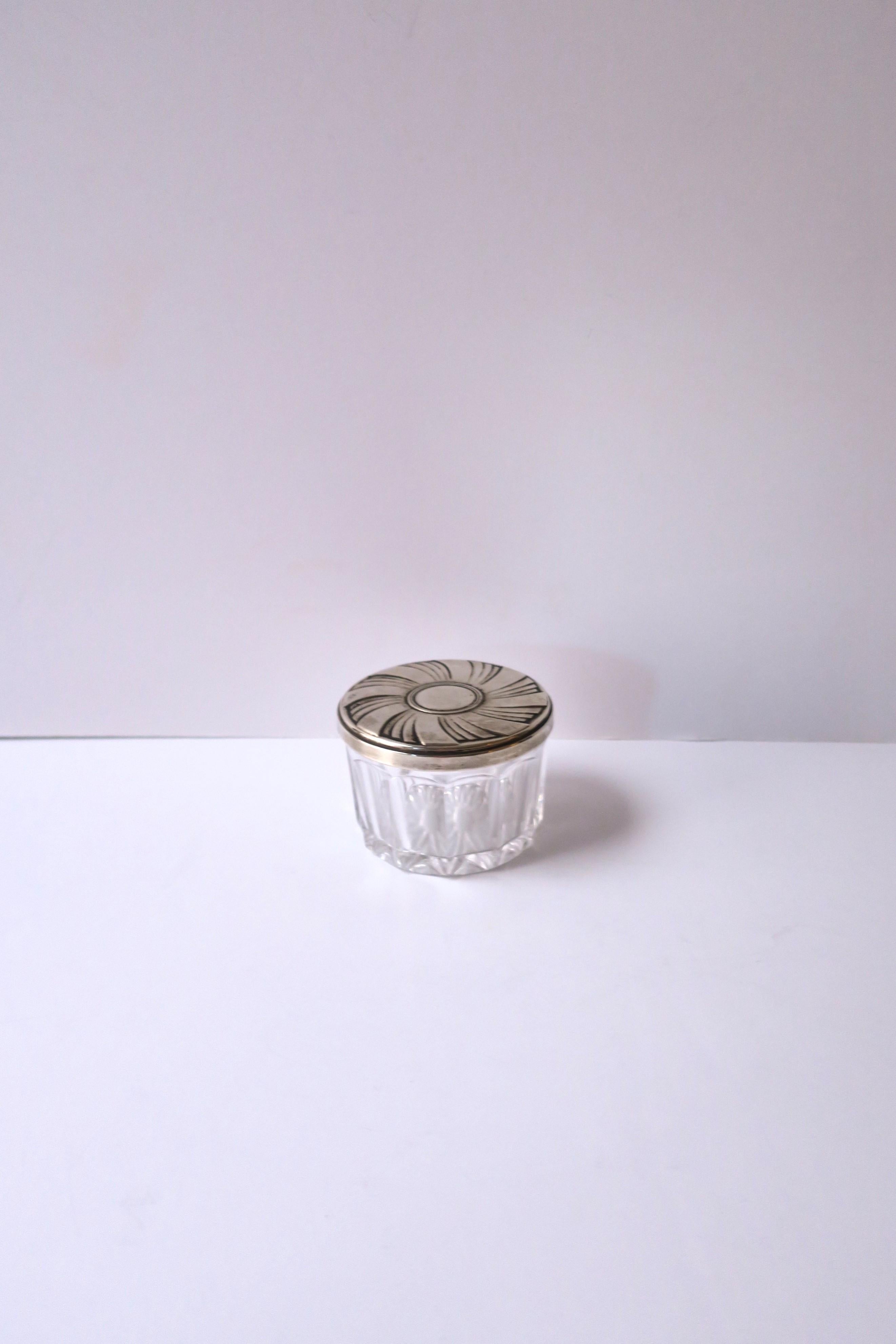 Boîte à bijoux en argent sterling avec miroir de coiffeuse par Towle en vente 5