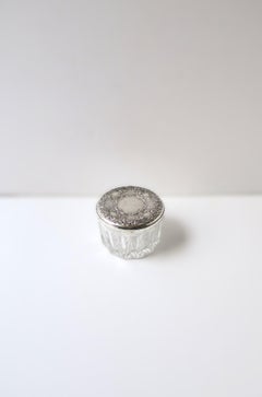 Joyero de plata de ley con espejo de tocador de estilo victoriano, ca. finales del s. XX