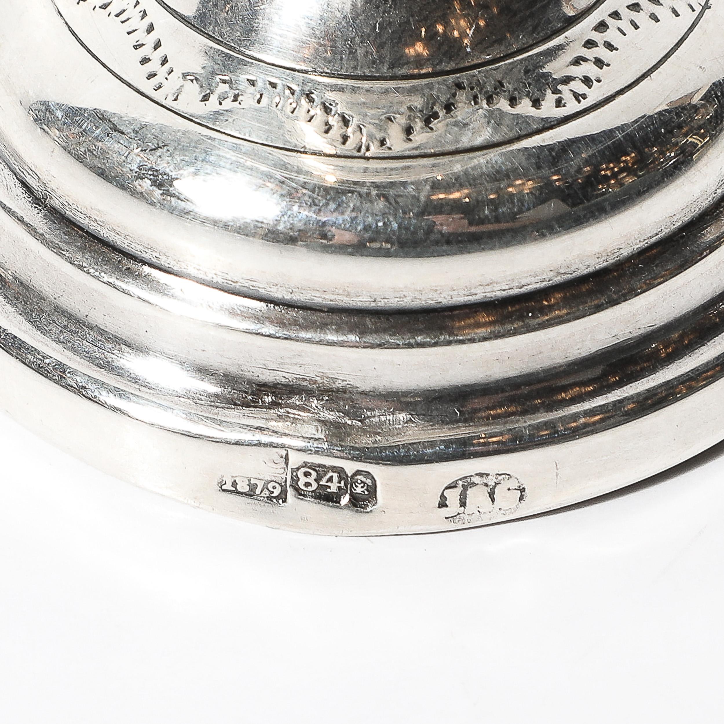 Copa de Kiddush de Plata de Ley con Detalles de Acanto Labrado Fines del siglo XIX en venta