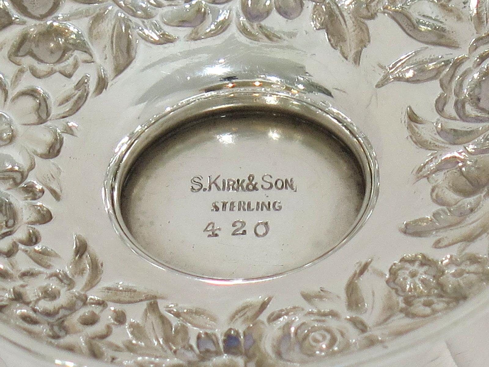 Repoussé Sterling Silver Kirk & Son Vintage Floral Repousse Mini Sugar Bowl & Creamer Set For Sale