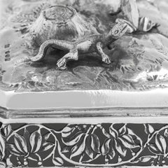 Coppia di cavalieri a cavallo in argento, marchio d'importazione Londra 1927